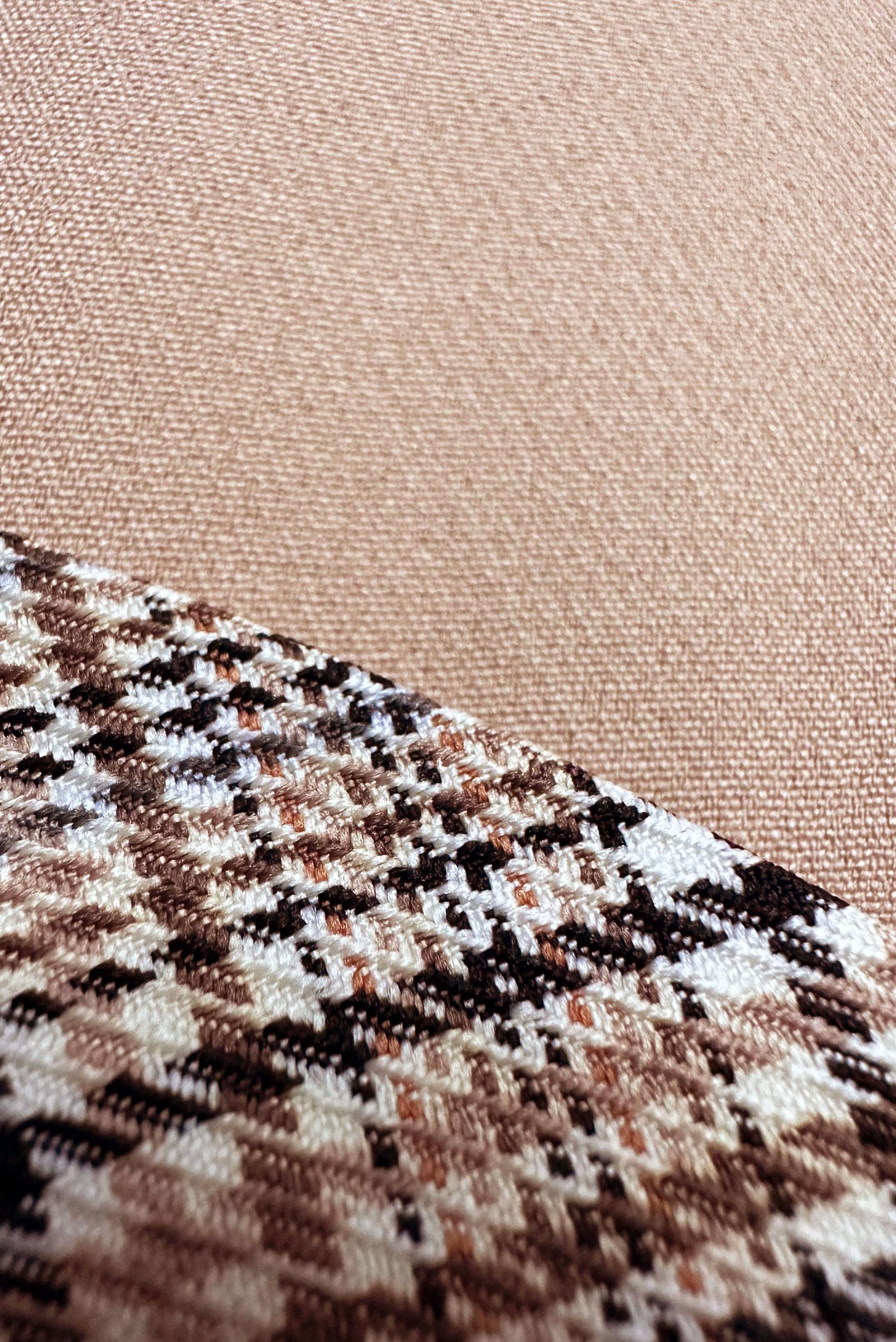 Tesettür giyim BEJ KAPÜŞONLU KUŞGÖZÜ DETAYLI TRENÇKOT 10710