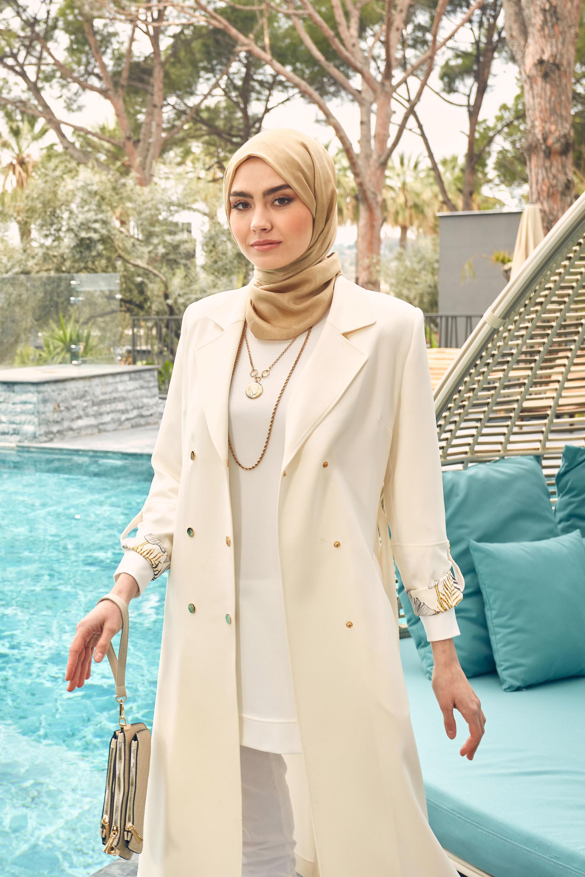 Tesettür giyim BEYAZ KRUVAZE YAKA KUŞAKLI TRENÇKOT 10713