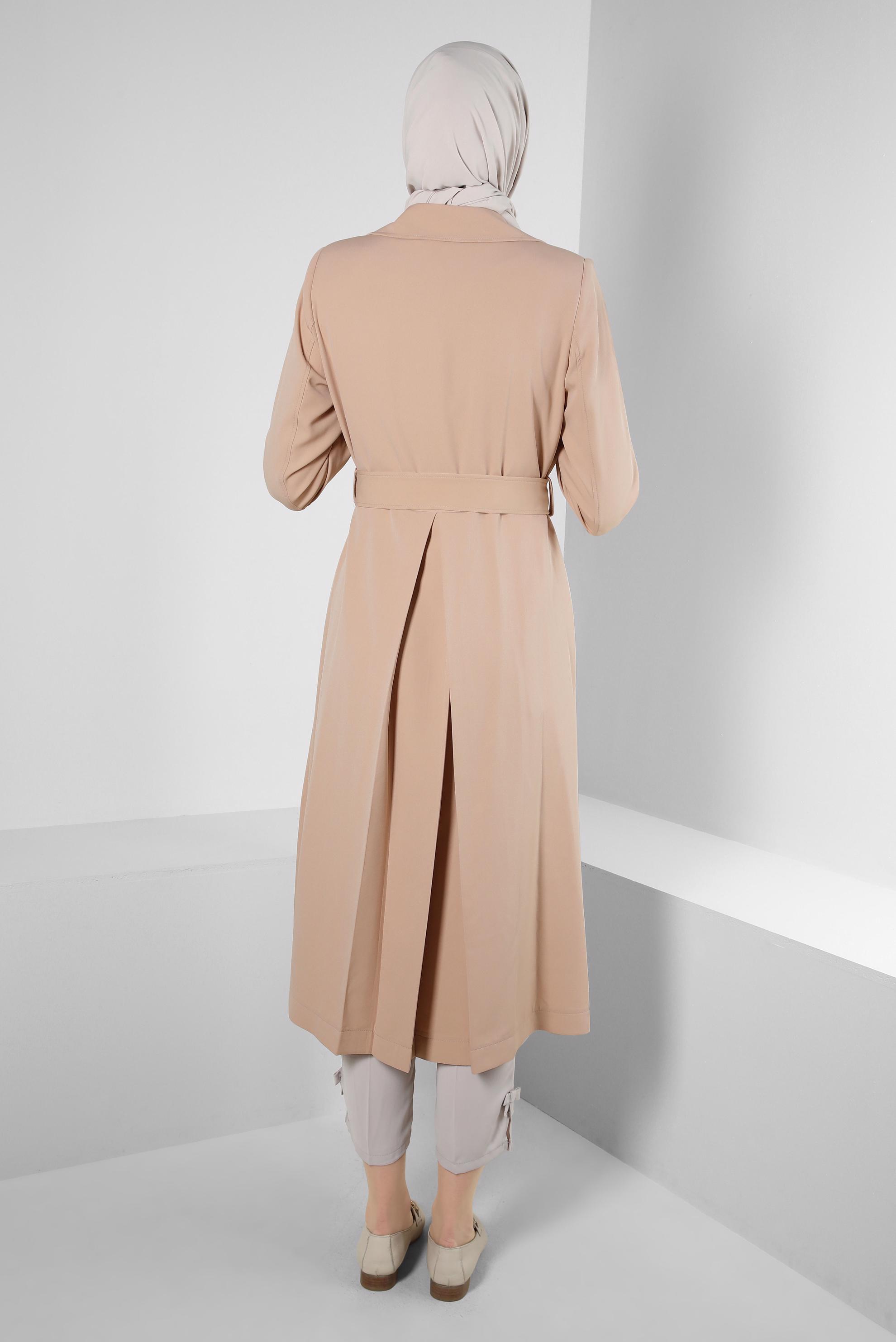 Tesettür giyim BEJ EKOSE DETAYLI KEMERLİ TRENÇKOT 10715