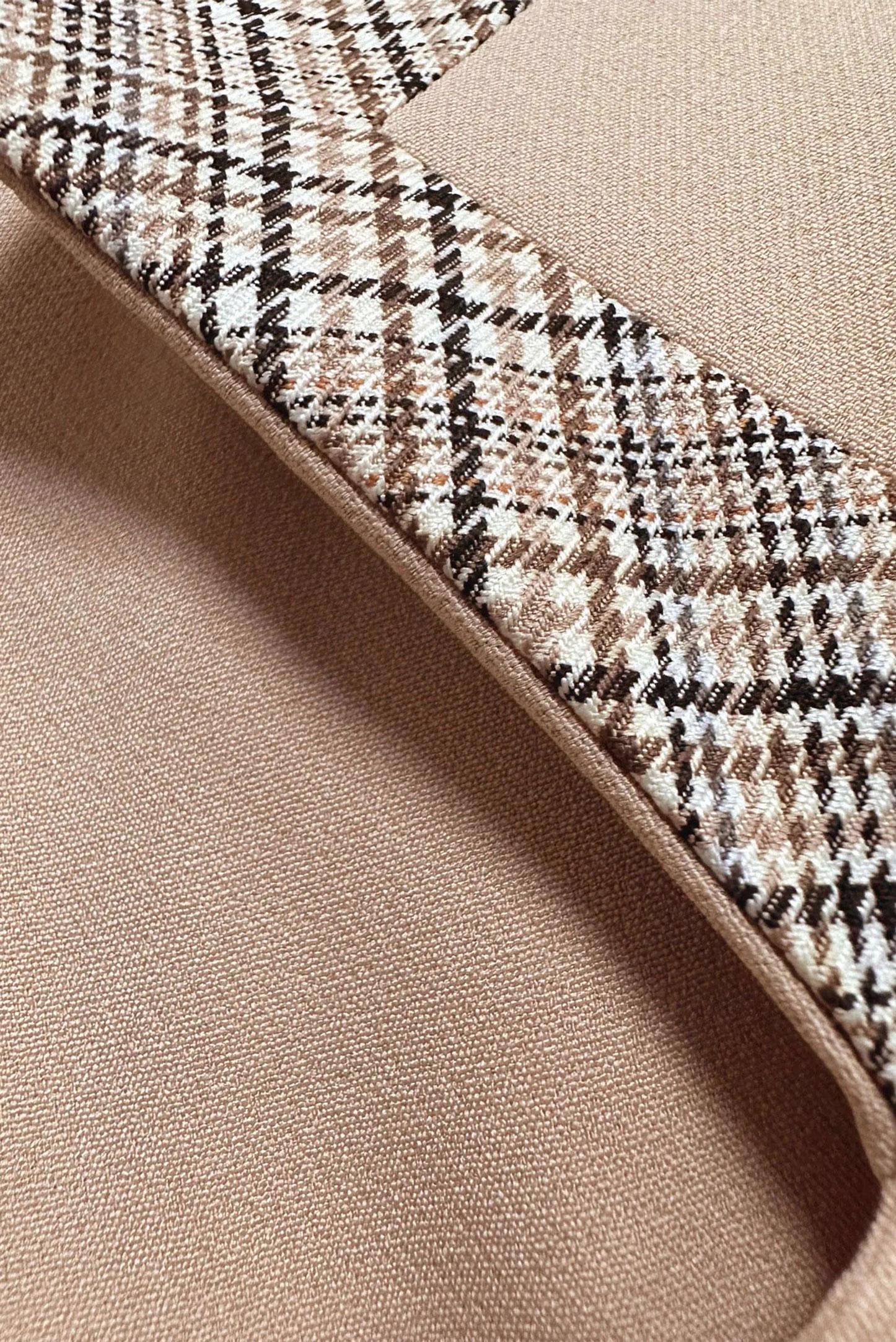 Tesettür giyim BEJ EKOSE DETAYLI KEMERLİ TRENÇKOT 10715