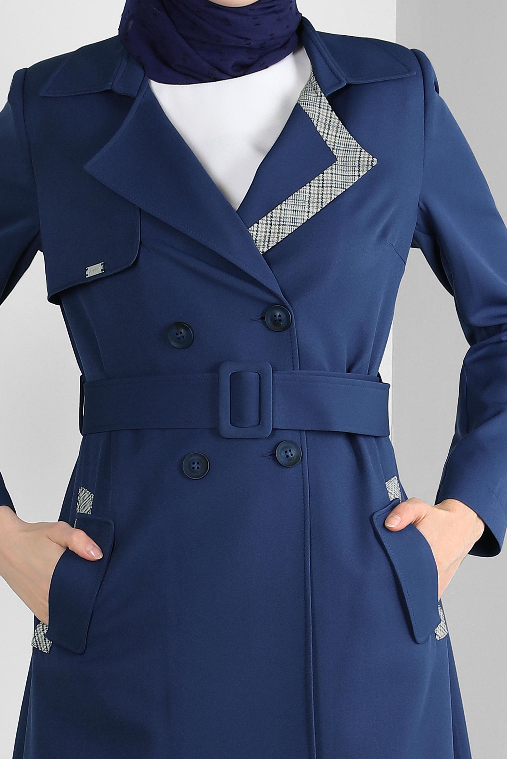 Tesettür giyim LACİVERT EKOSE DETAYLI KEMERLİ TRENÇKOT 10715
