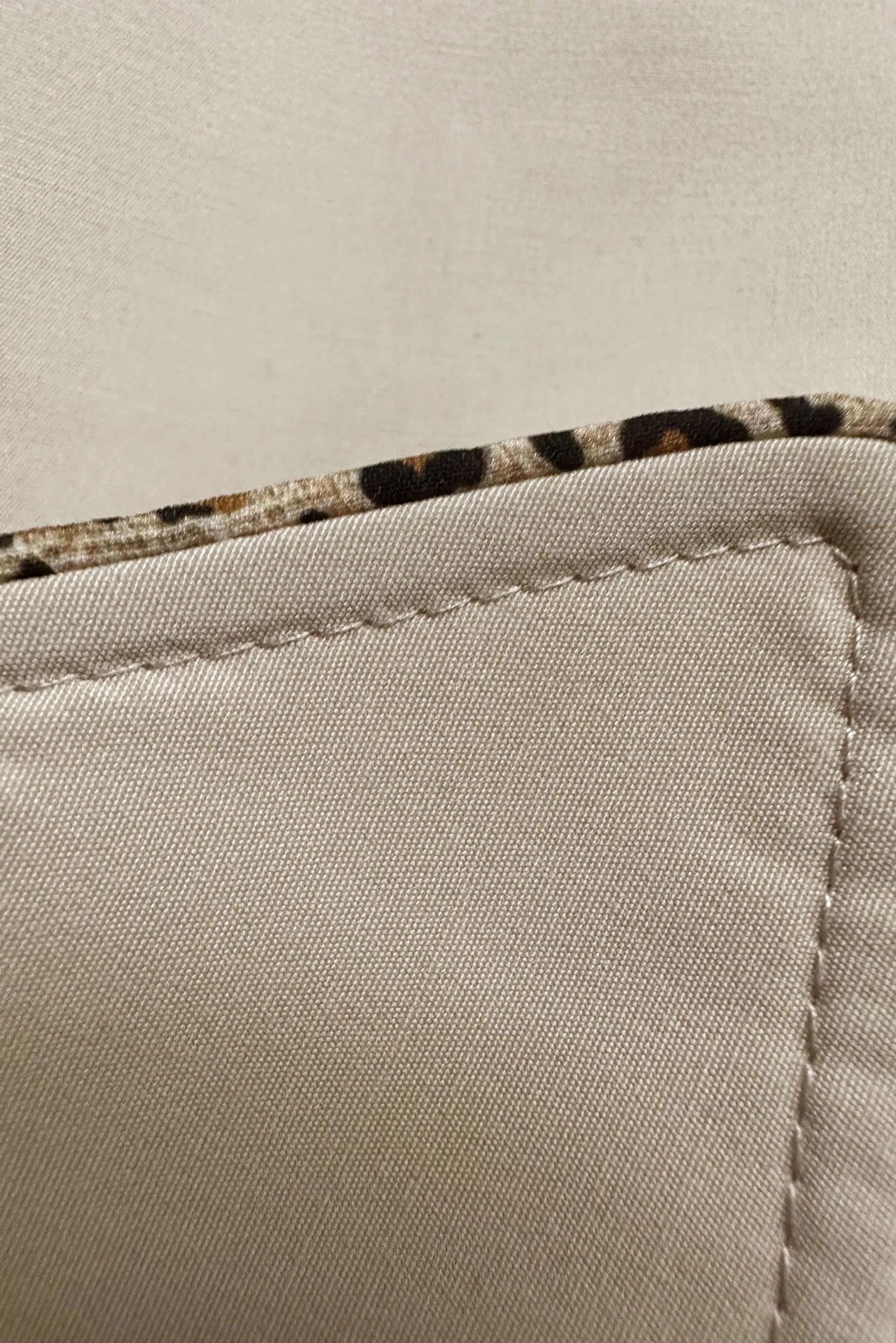 Tesettür giyim BEJ KRUVAZE YAKA KEMERLİ TRENÇKOT 10716