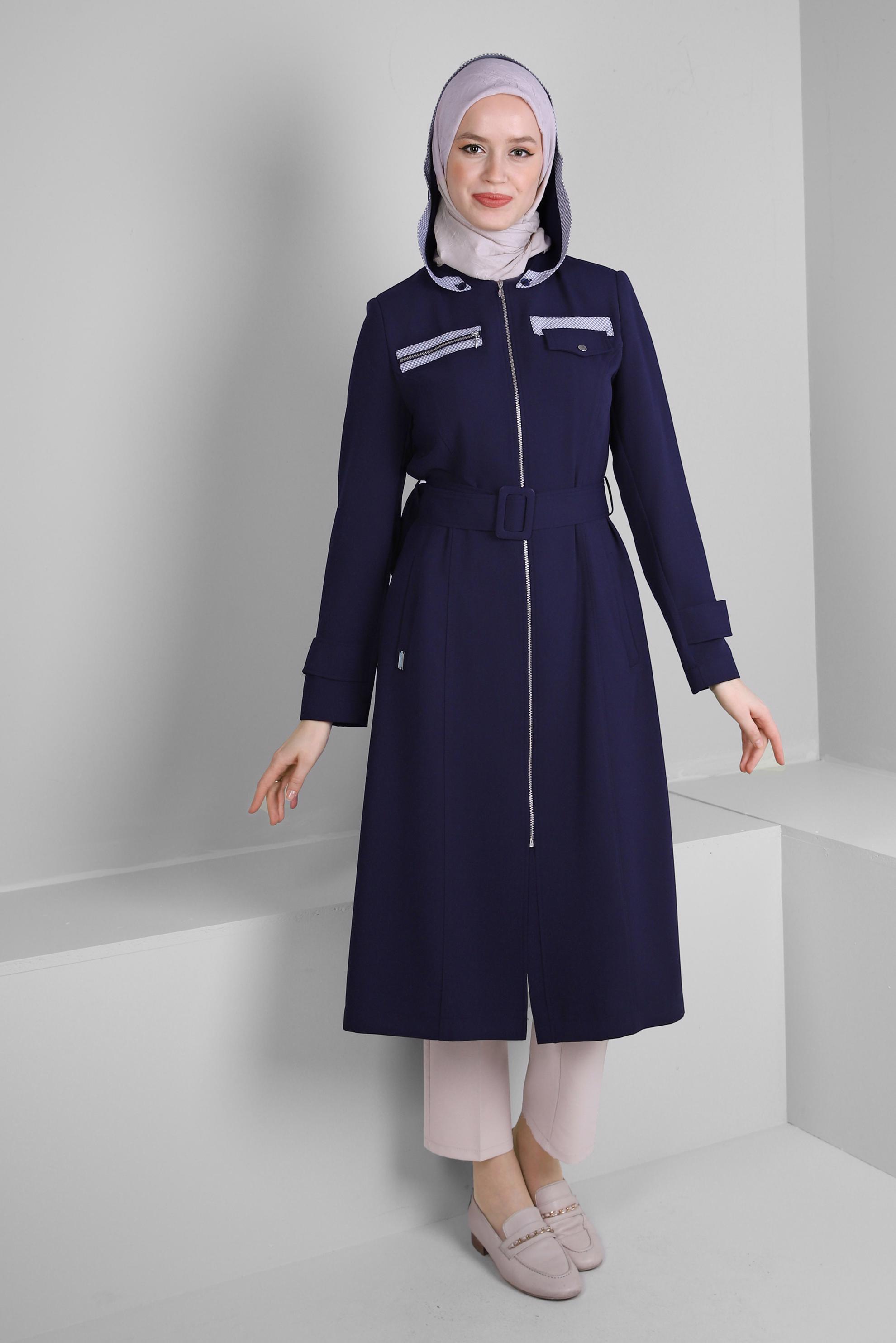 Tesettür giyim LACİVERT ÇIKARILABİLİR KAPÜŞONLU KEMERLİ TRENÇKOT 10718