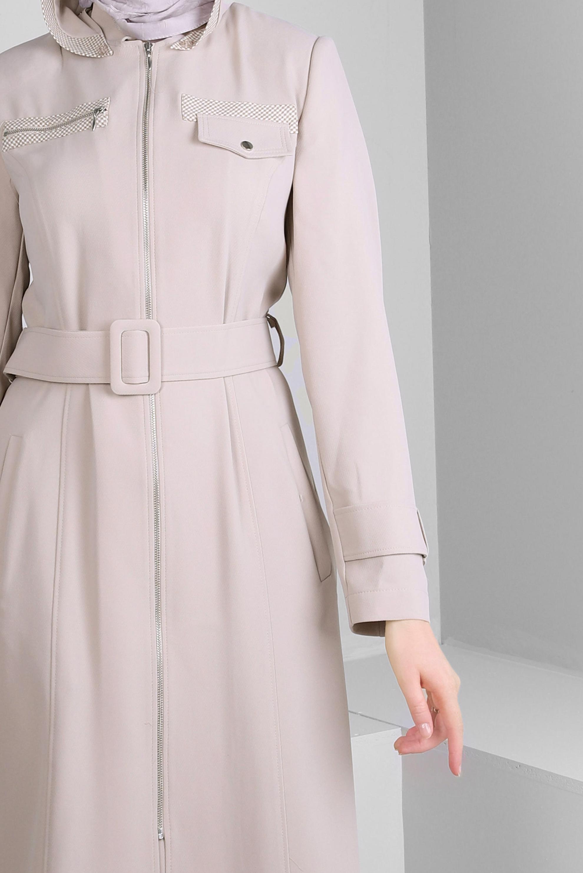 Tesettür giyim BEJ ÇIKARILABİLİR KAPÜŞONLU KEMERLİ TRENÇKOT 10718