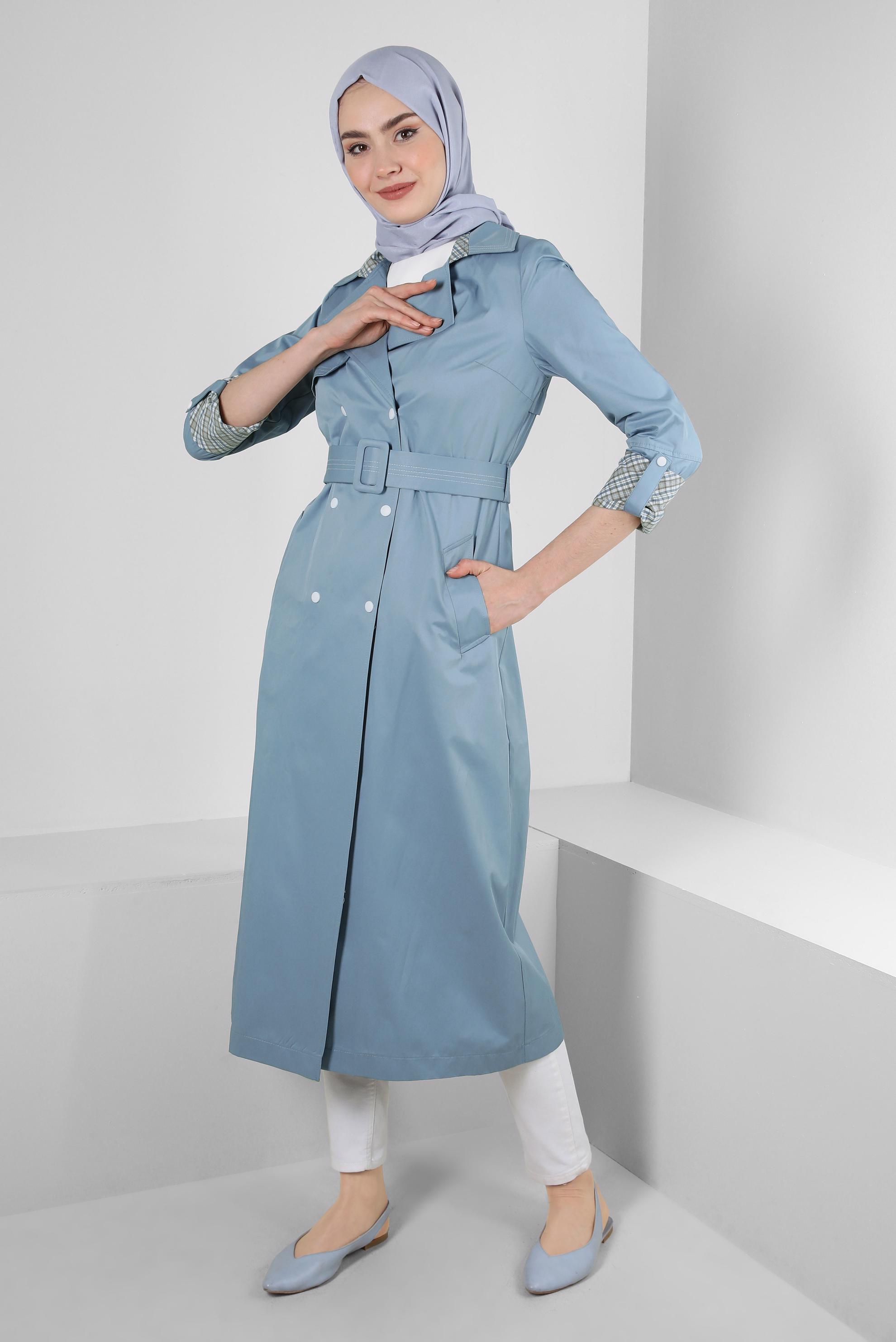 Tesettür giyim MAVİ EKOSE DETAYLI KEMERLİ ÇITÇITLI TRENÇKOT 10743