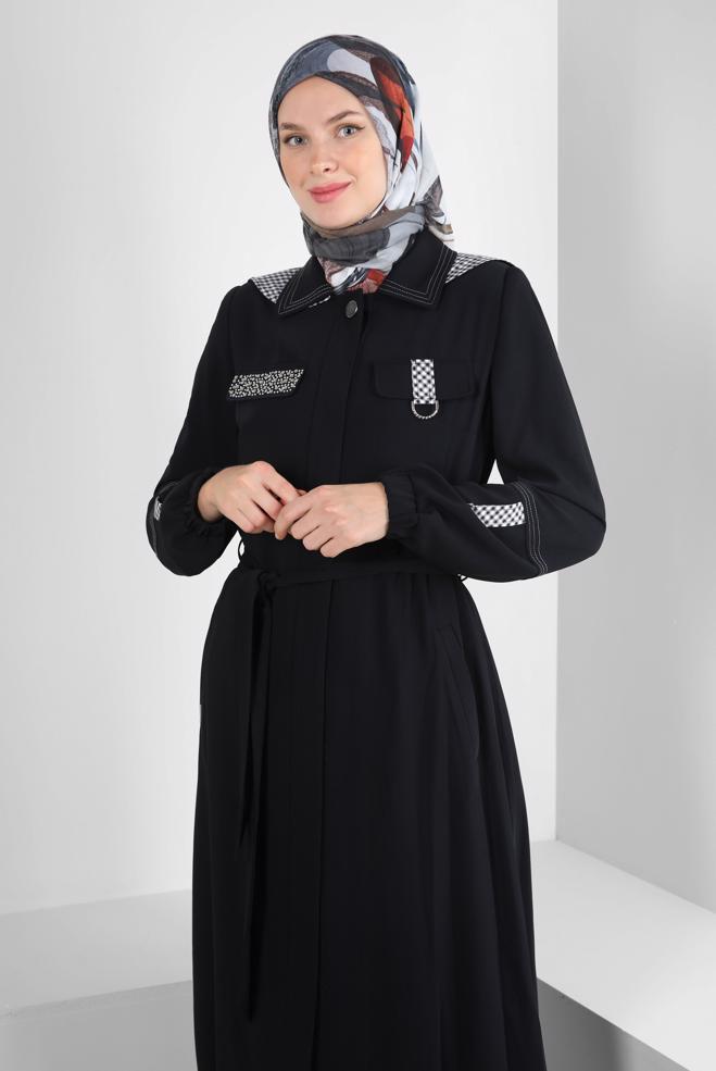 Tesettür giyim SİYAH ZIMBA DETAYLI ÇIKARILABİLİR KAPÜŞONLU TRENÇKOT 10745 - ALVİNA