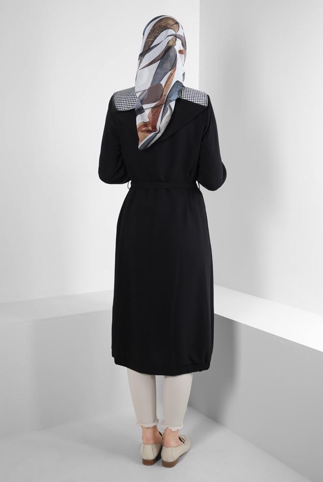 Tesettür giyim SİYAH ZIMBA DETAYLI ÇIKARILABİLİR KAPÜŞONLU TRENÇKOT 10745 - ALVİNA