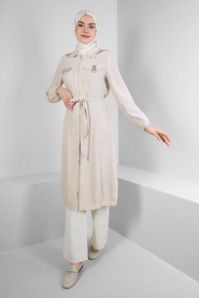 Tesettür giyim  ZIMBA DETAYLI ÇIKARILABİLİR KAPÜŞONLU TRENÇKOT 10745 - ALVİNA