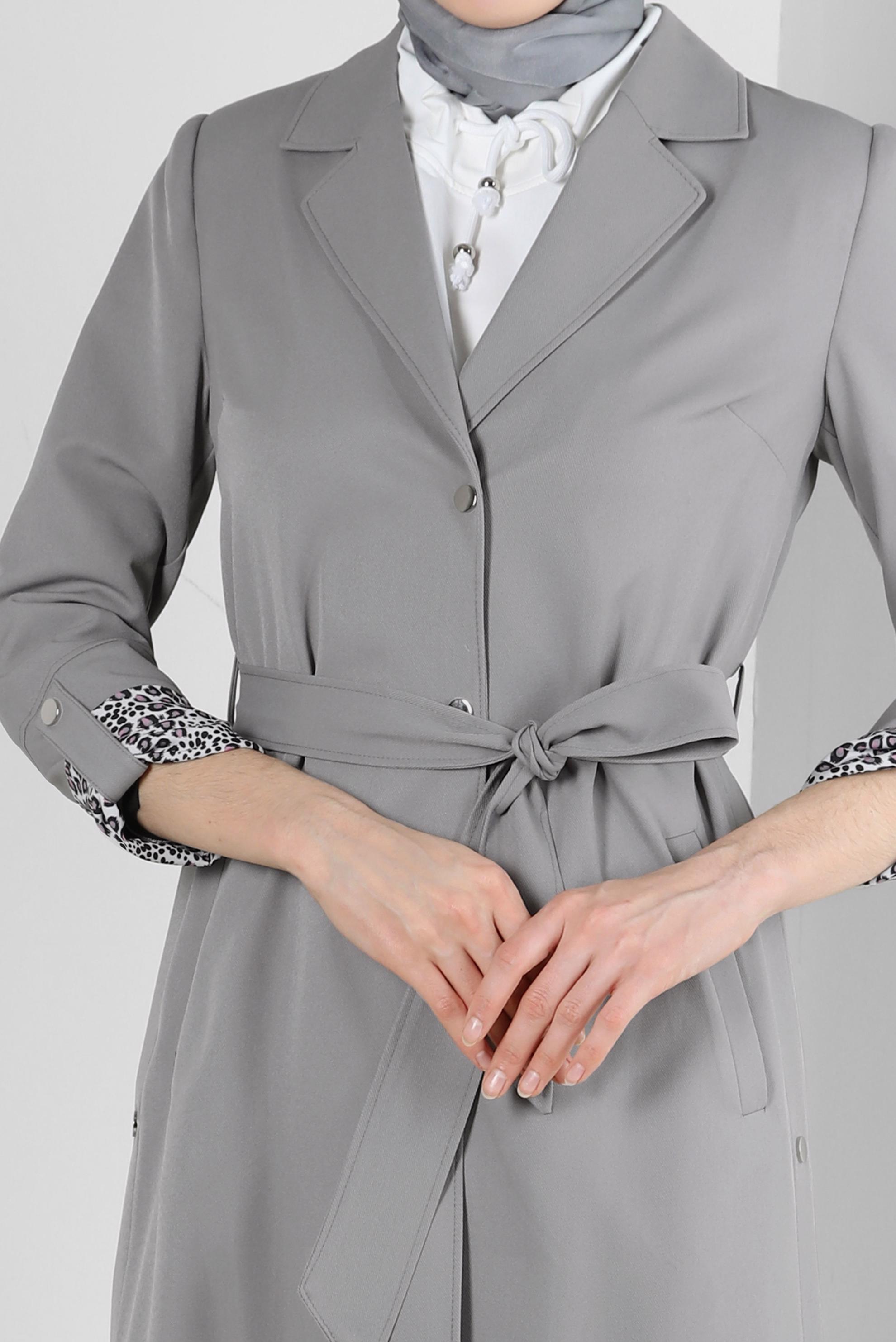 Tesettür giyim GRİ LEOPAR MANŞET DETAYLI KUŞAKLI TRENÇKOT 10752