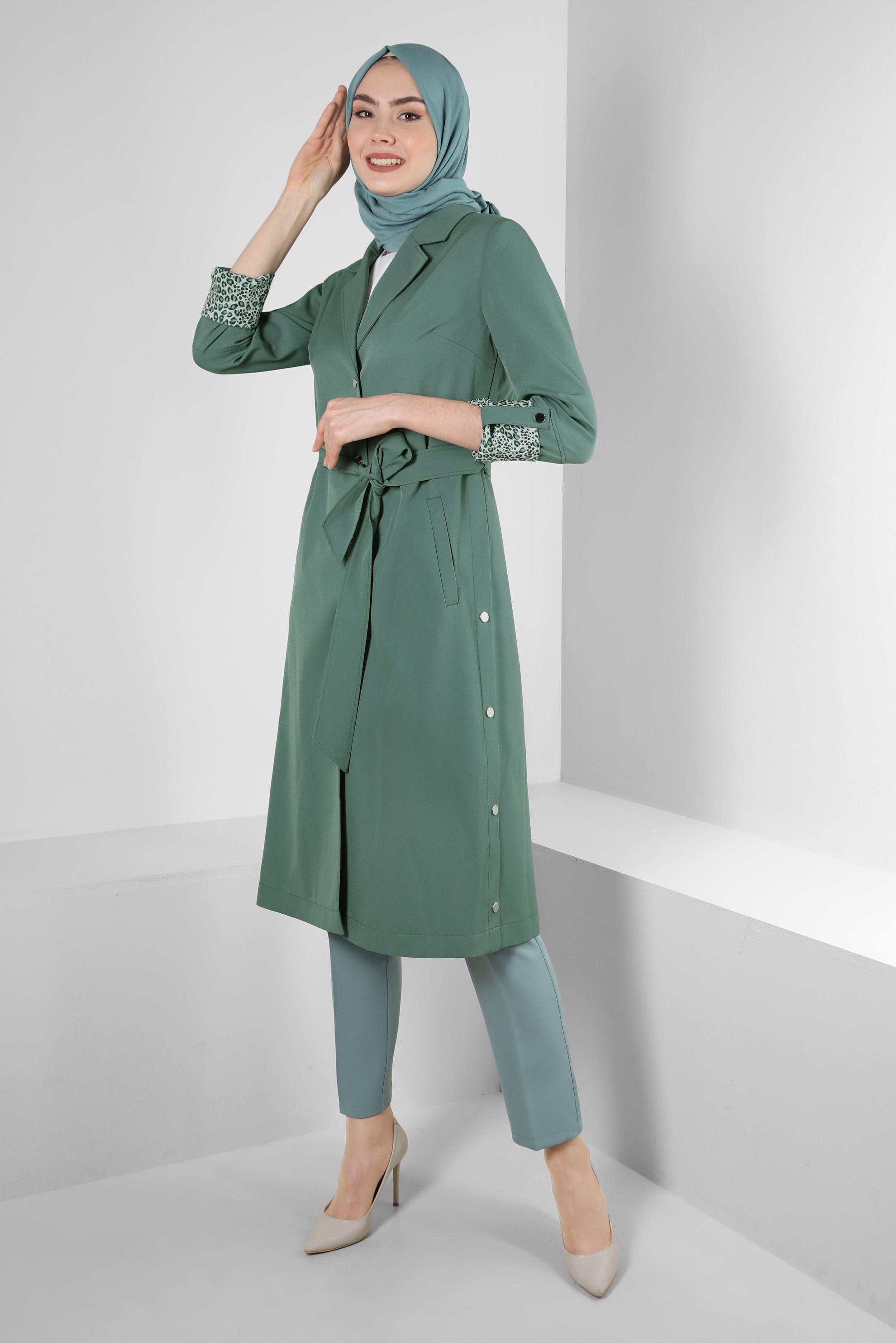 Vêtements hijab VERT TRENCH-COAT CEINTURE AVEC MANCHETTES LÉOPARD 10752