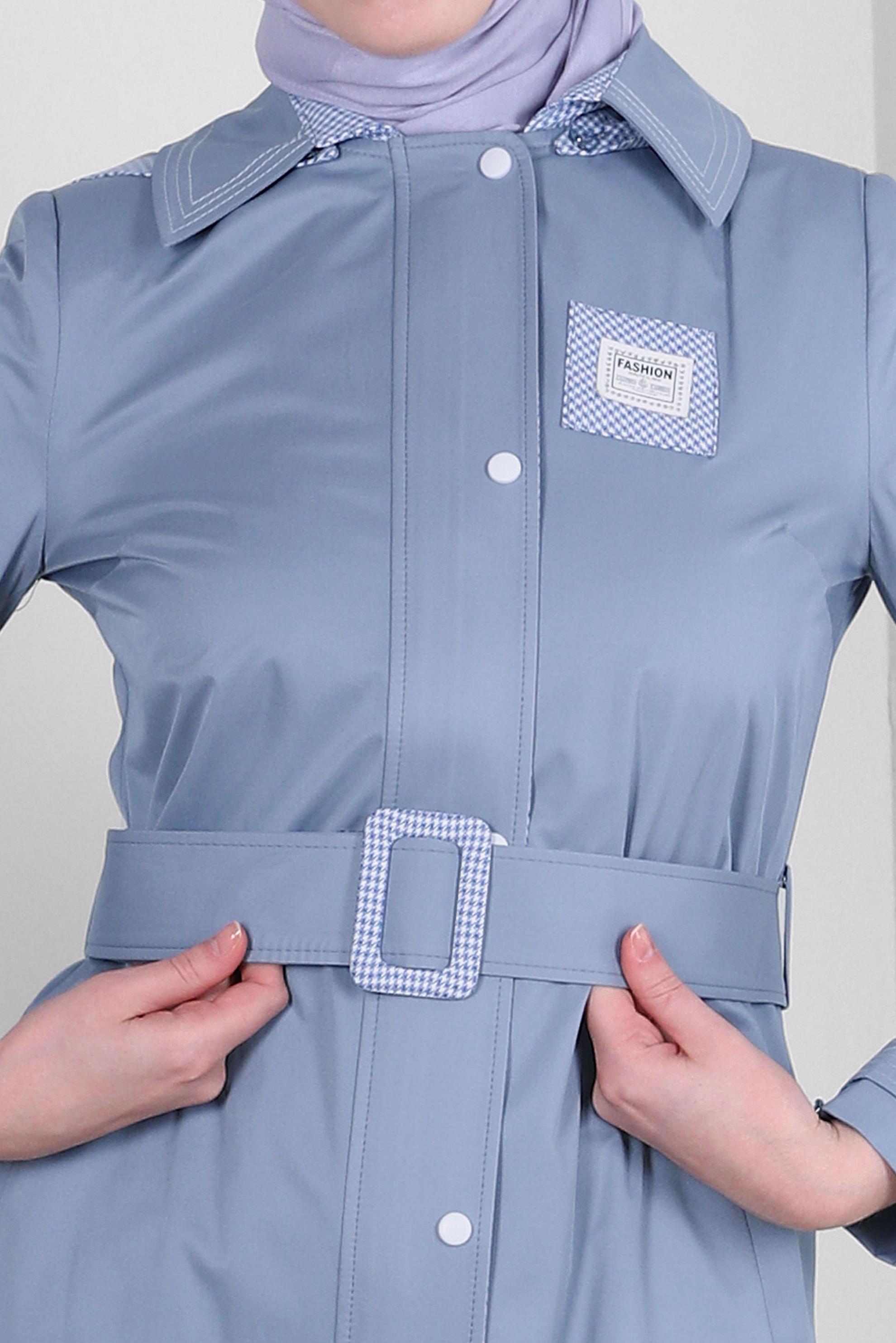 Tesettür giyim MAVİ KAZAYAĞI DESEN DETAYLI KEMERLİ TRENÇKOT 10753