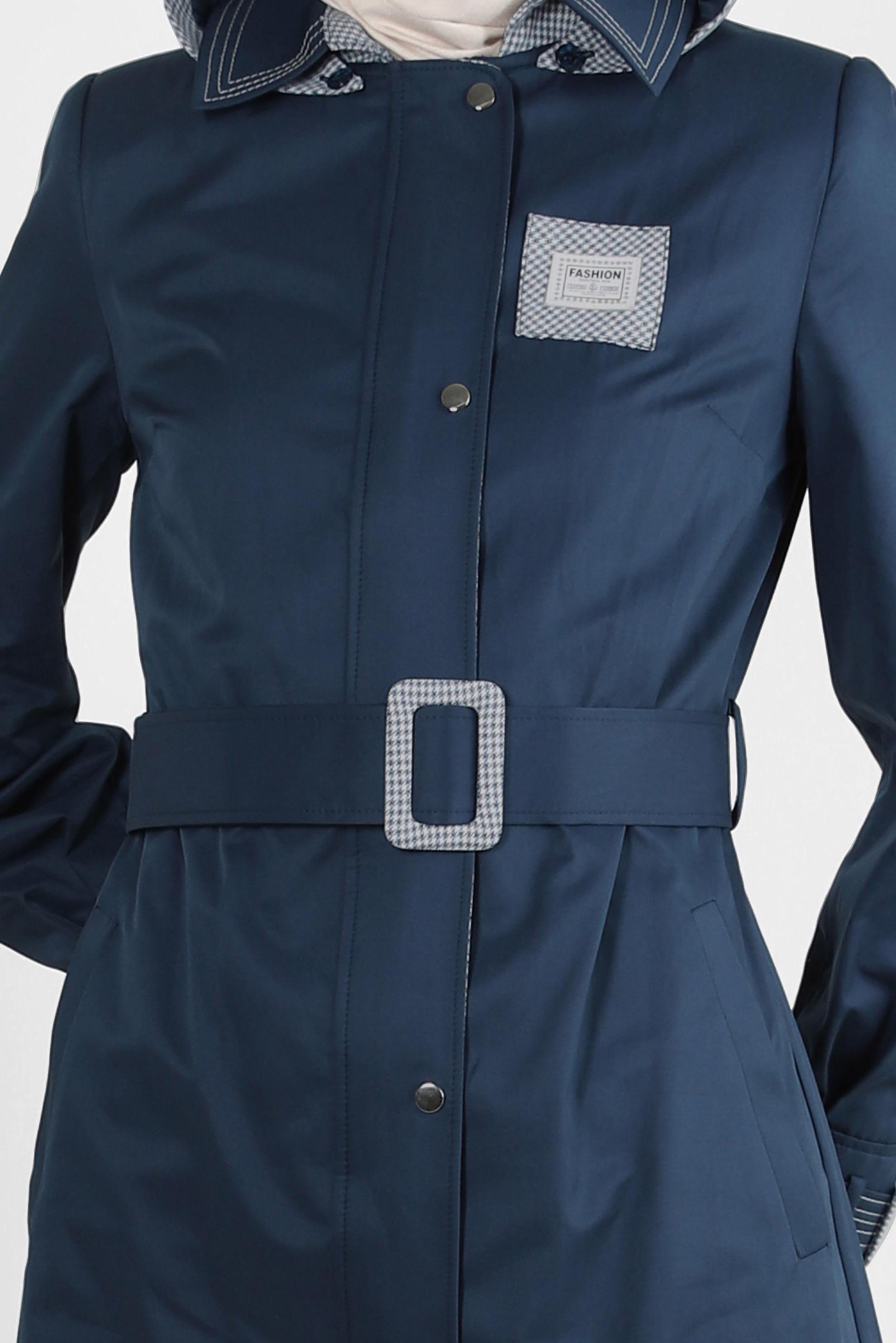 Tesettür giyim LACİVERT KAZAYAĞI DESEN DETAYLI KEMERLİ TRENÇKOT 10753