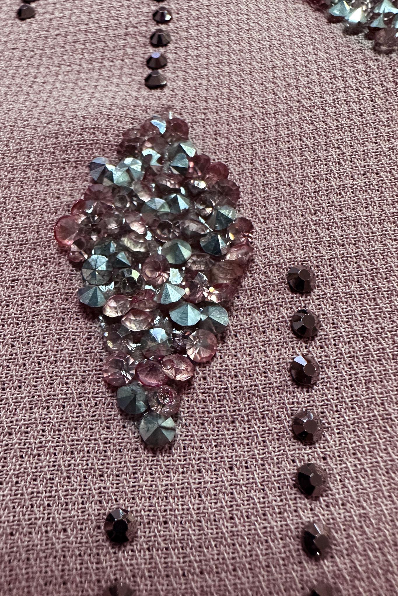 Tesettür giyim PUDRA TAŞ İŞLEMELİ CEPLİ FERMUARLI TRENÇKOT 10756