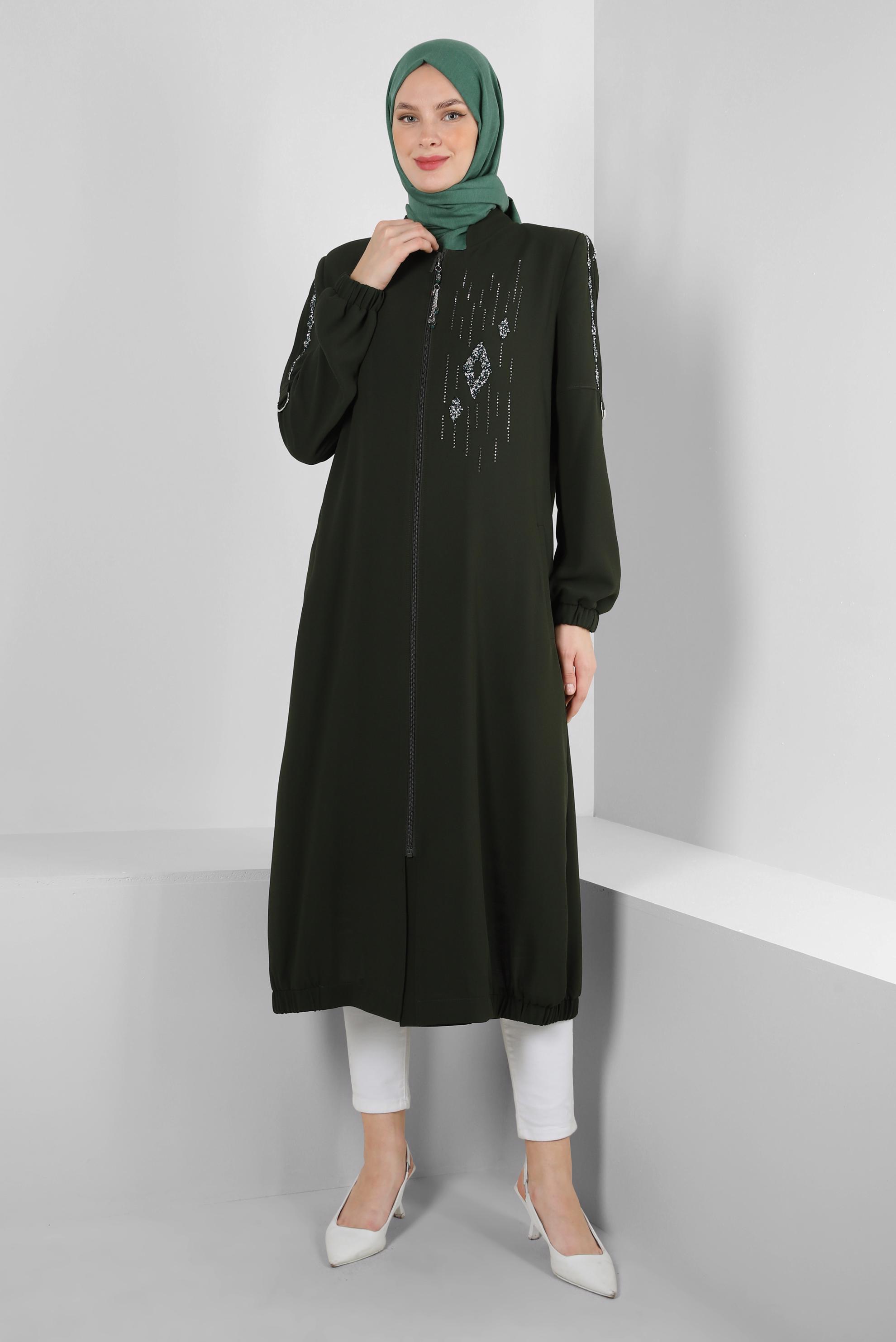 Tesettür giyim HAKİ TAŞ İŞLEMELİ CEPLİ FERMUARLI TRENÇKOT 10756