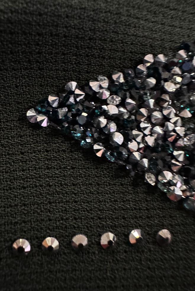 Tesettür giyim HAKİ TAŞ İŞLEMELİ CEPLİ FERMUARLI TRENÇKOT 10756 - ALVİNA