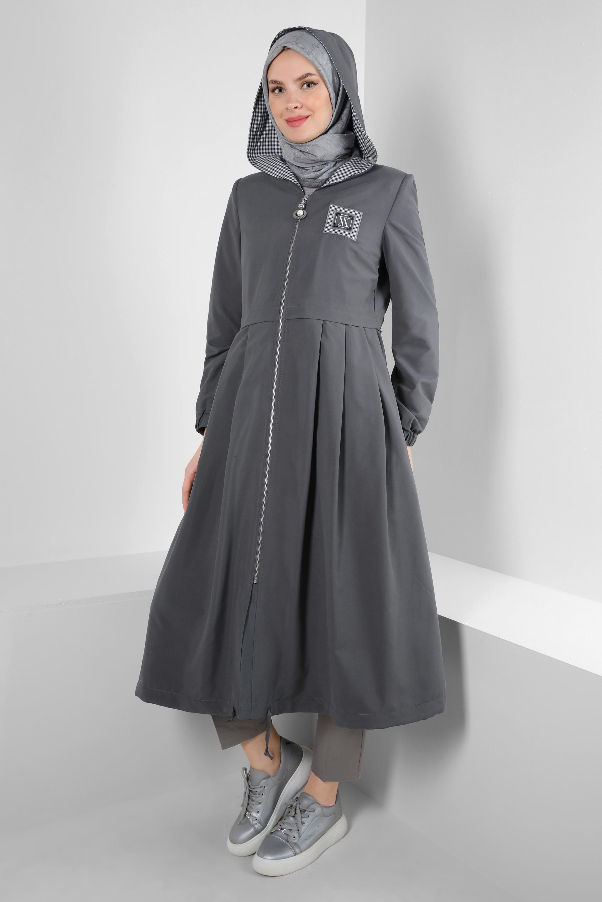 Tesettür giyim GRİ KAPÜŞONLU EKOSE DETAYLI TRENÇKOT 10757