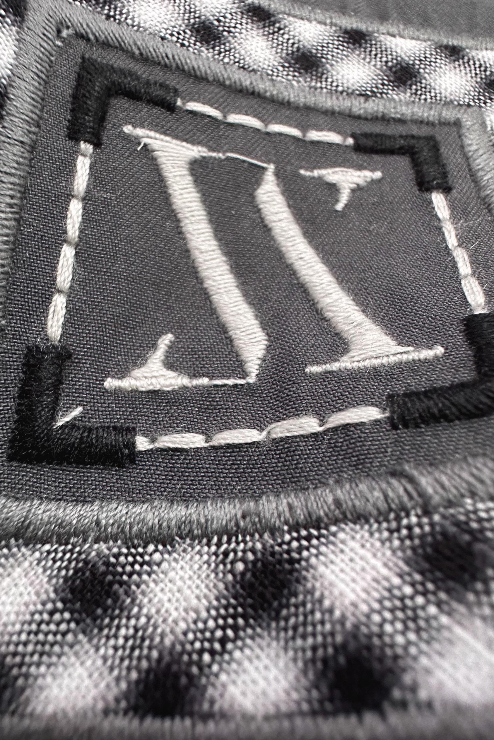 Tesettür giyim GRİ KAPÜŞONLU EKOSE DETAYLI TRENÇKOT 10757