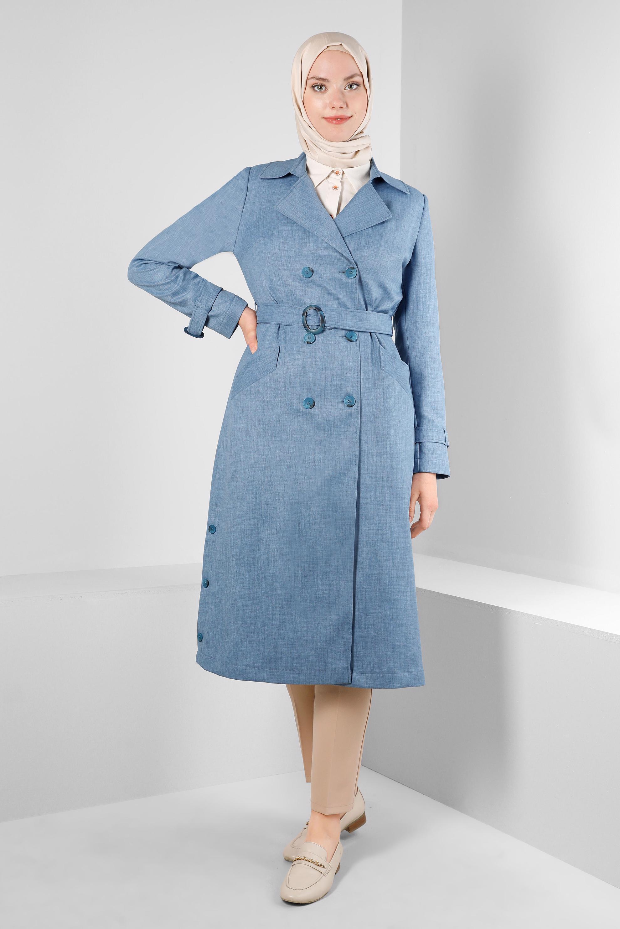 Tesettür giyim MAVİ KRUVAZE YAKA KEMERLİ DÜĞMELİ TRENÇKOT 10758