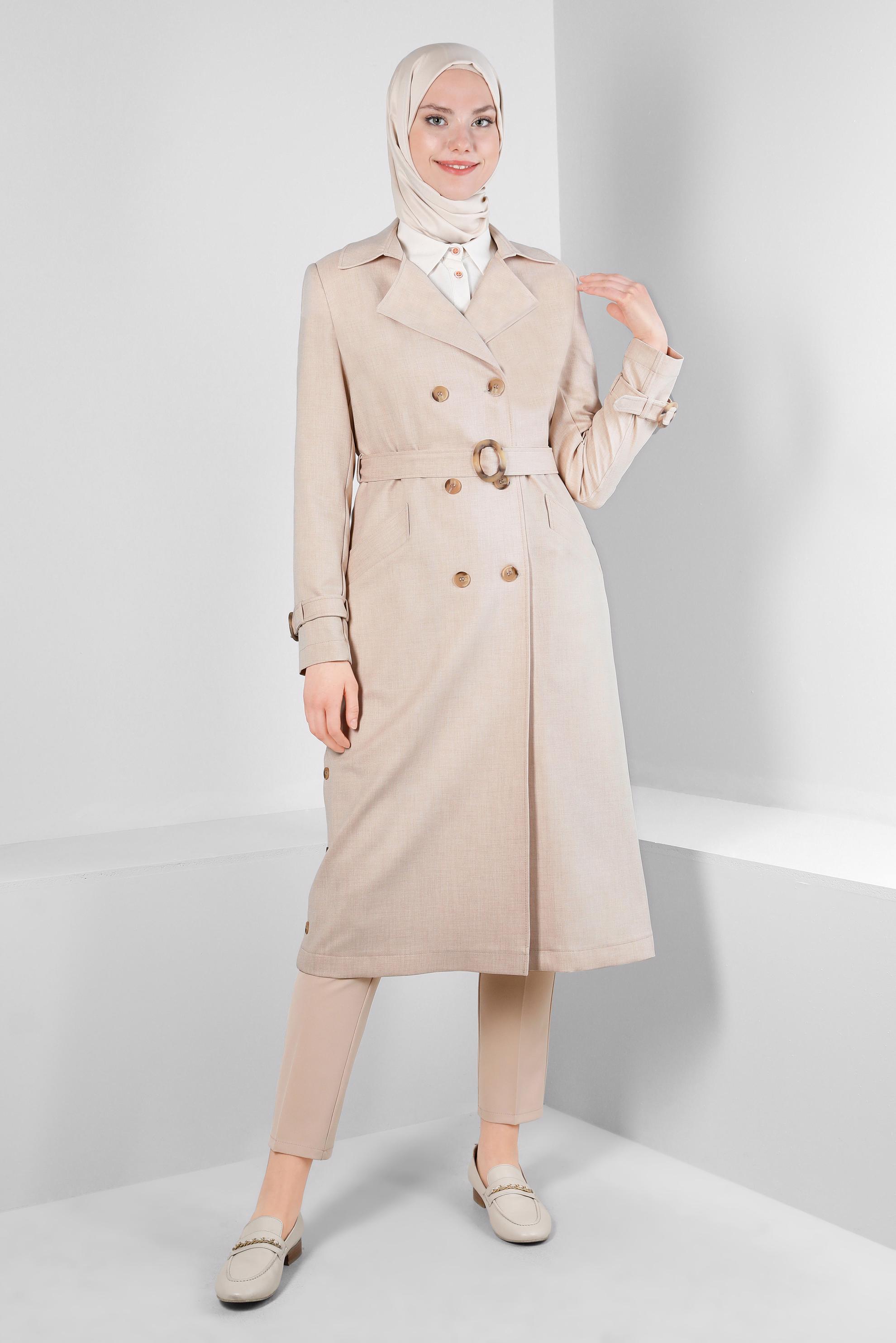 Tesettür giyim BEJ KRUVAZE YAKA KEMERLİ DÜĞMELİ TRENÇKOT 10758