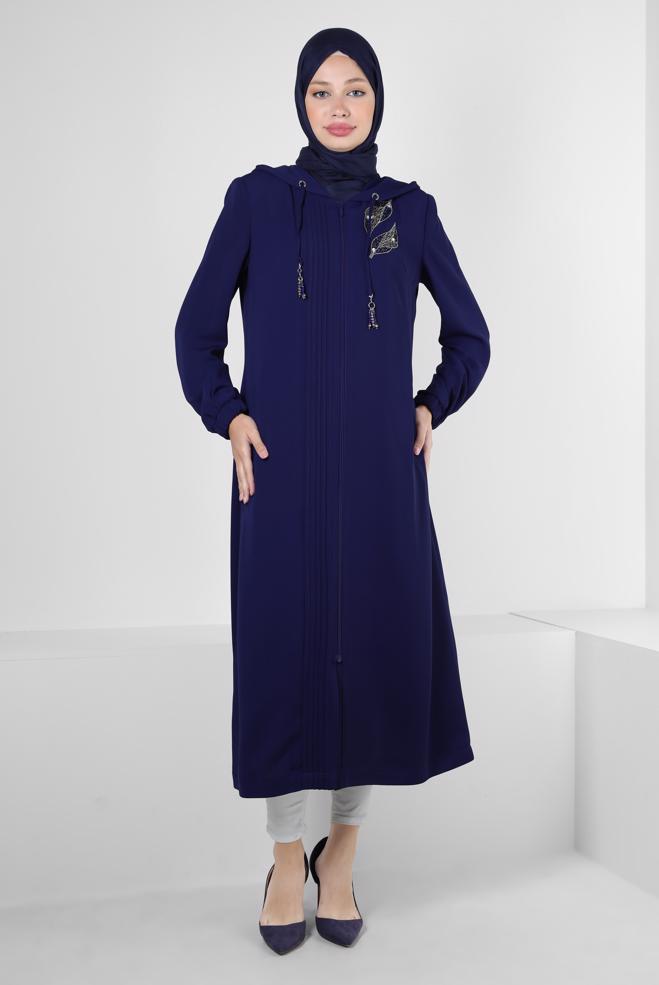 Tesettür giyim LACİVERT KAPÜŞONLU TAŞ BASKILI TRENÇKOT 10760 - ALVİNA
