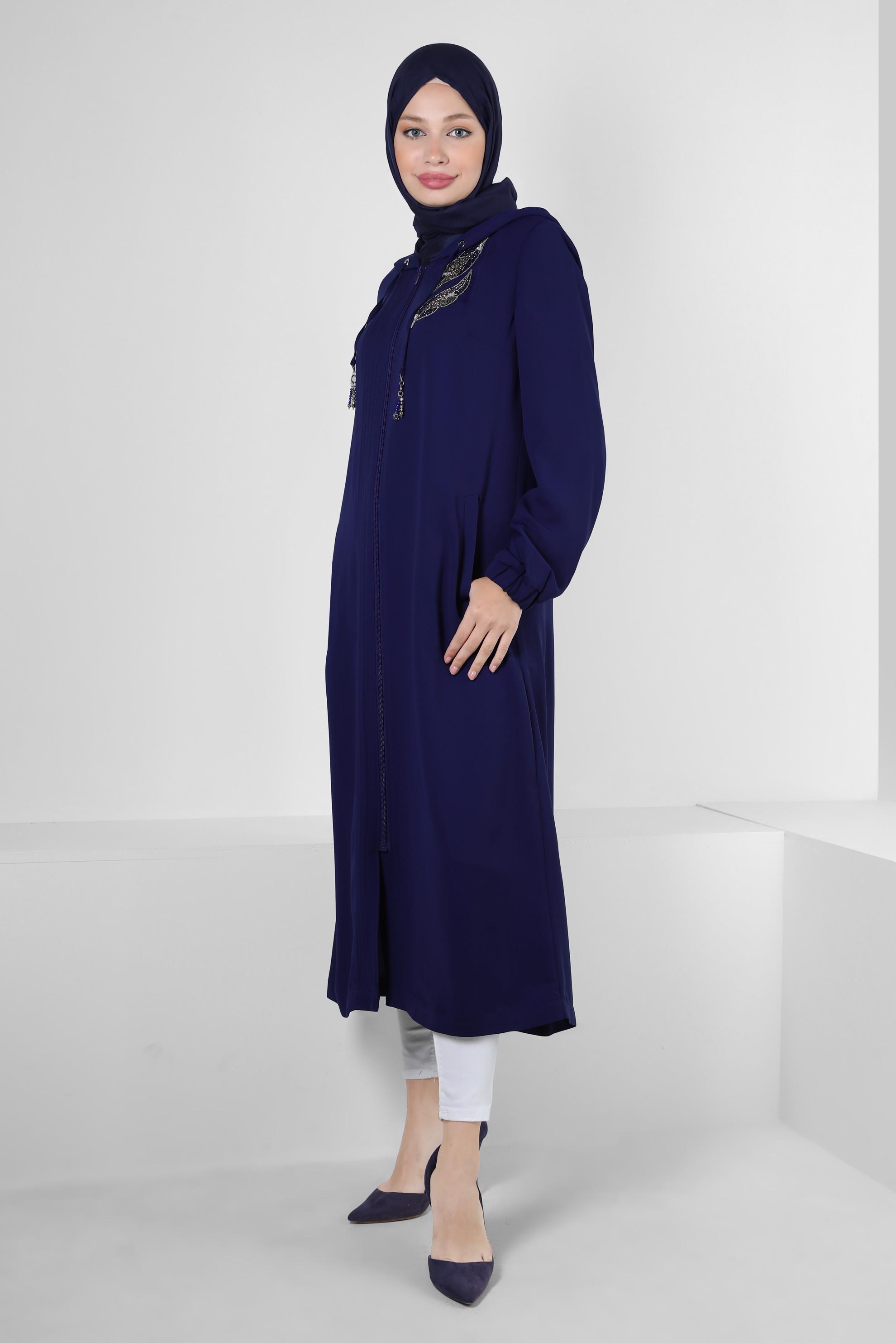 Tesettür giyim LACİVERT KAPÜŞONLU TAŞ BASKILI TRENÇKOT 10760