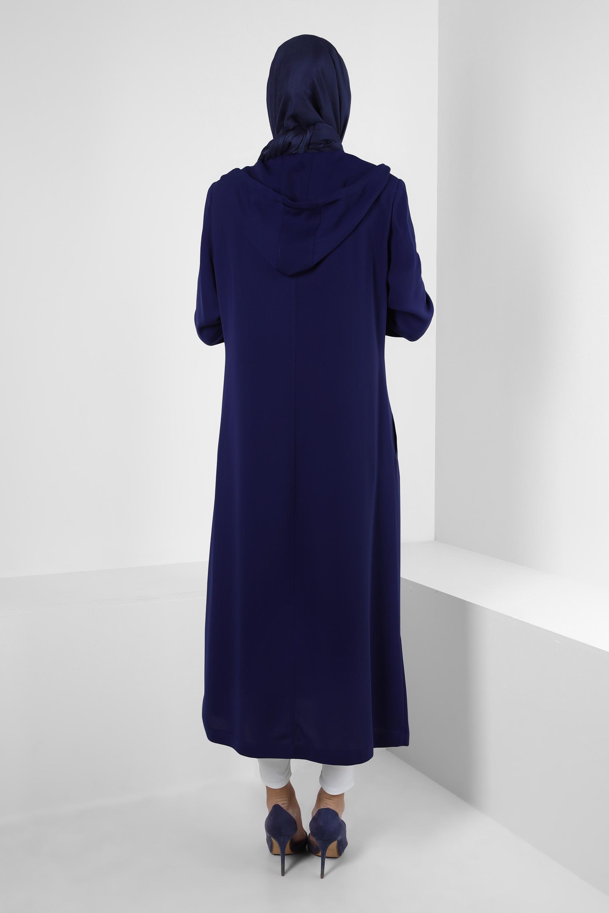 Tesettür giyim LACİVERT KAPÜŞONLU TAŞ BASKILI TRENÇKOT 10760