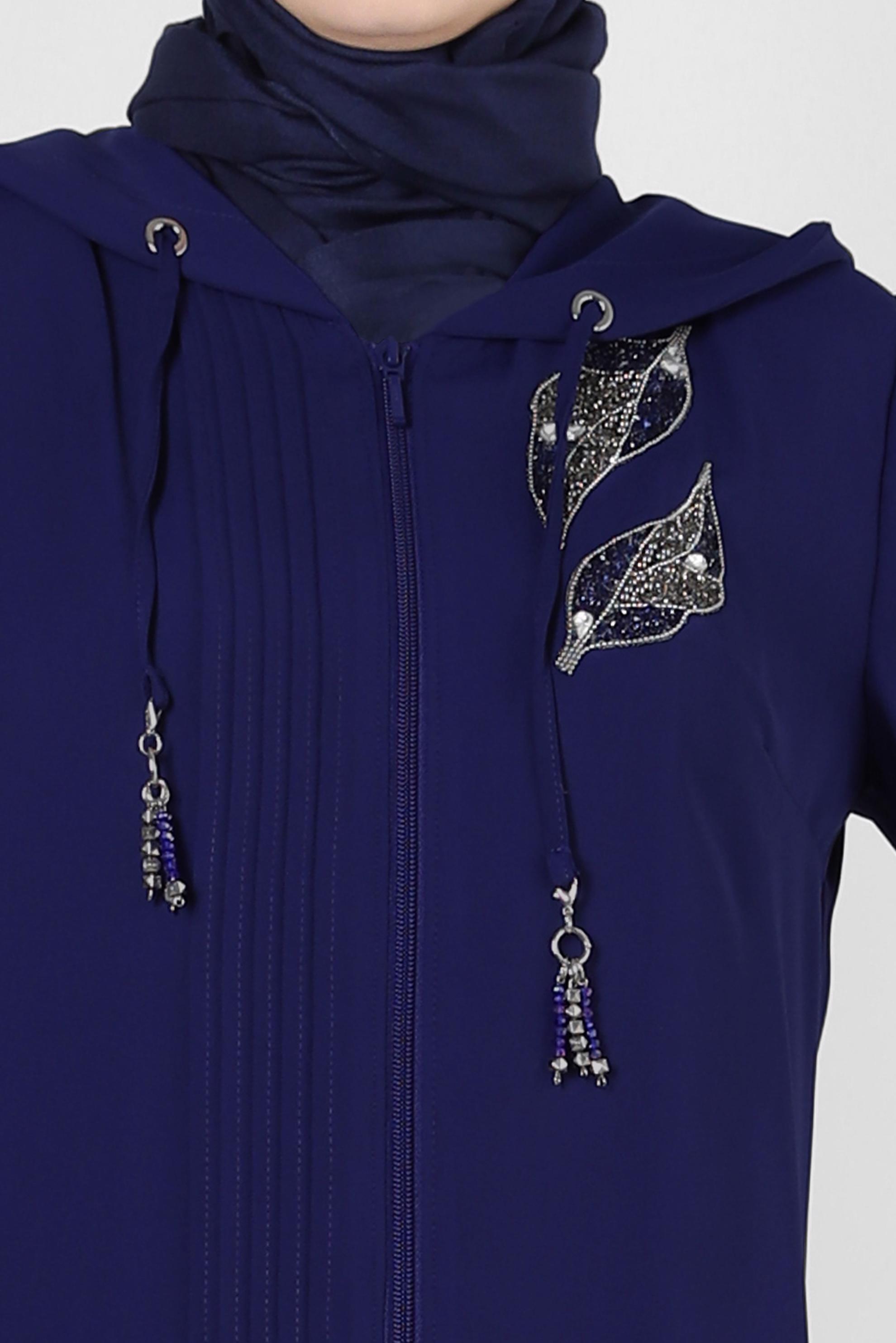 Tesettür giyim LACİVERT KAPÜŞONLU TAŞ BASKILI TRENÇKOT 10760