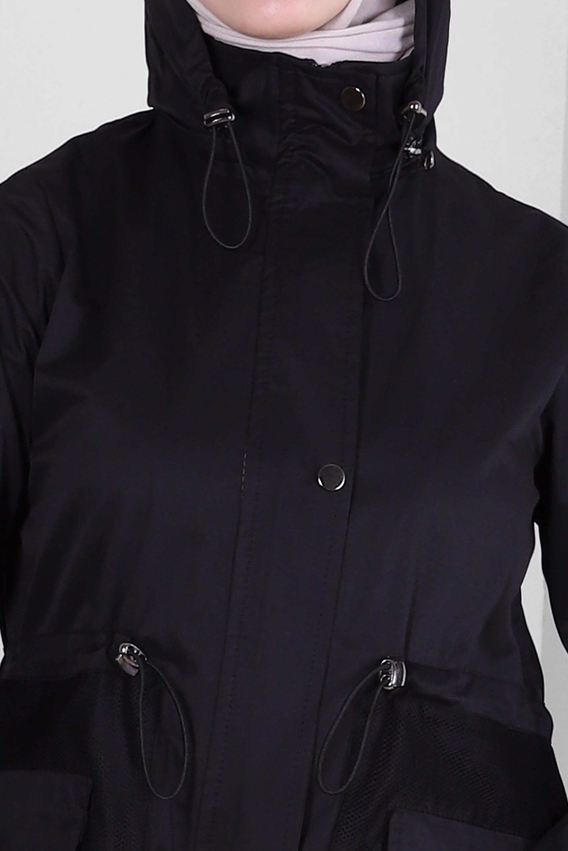 Tesettür giyim SİYAH KAPÜŞONLU BELİ LASTİK İP DETAYLI TRENÇKOT 10762