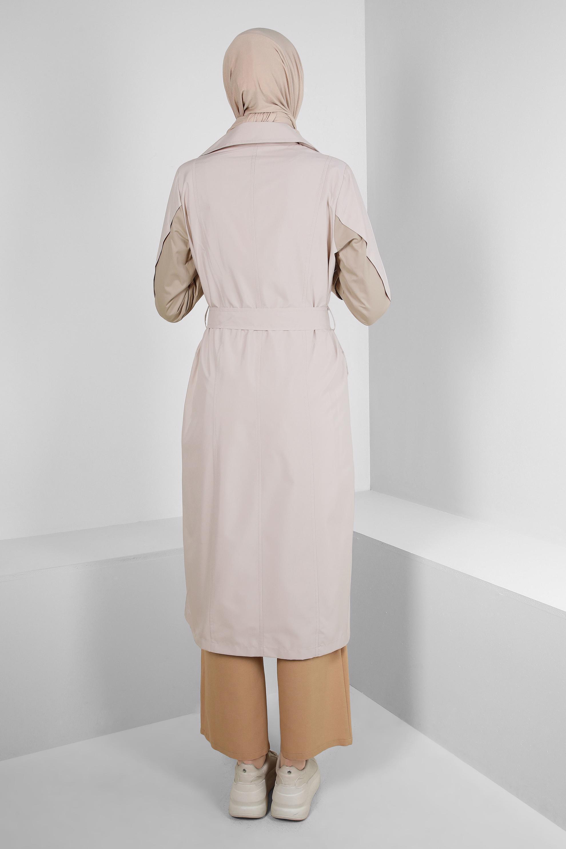 Tesettür giyim BEJ BANTLI DÜĞMELİ TRENÇKOT 10763