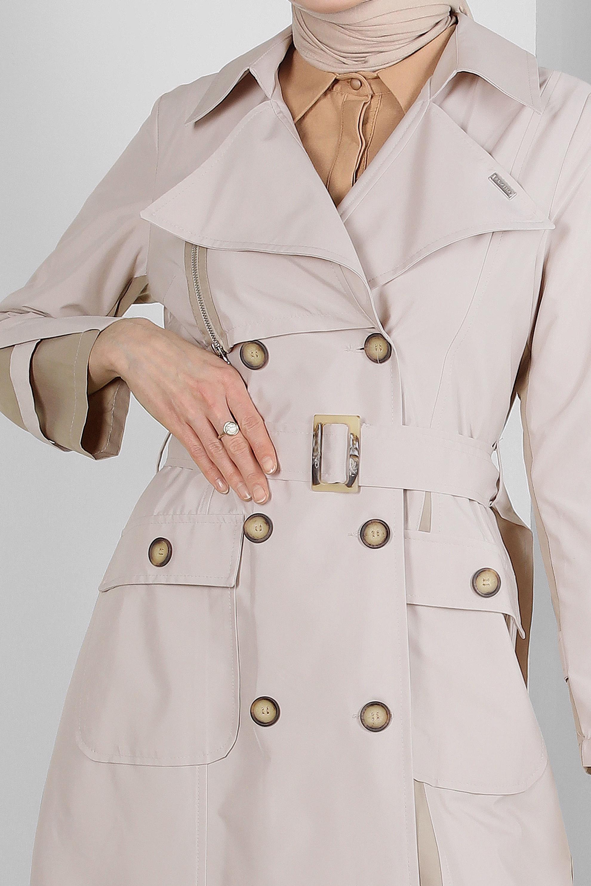 Tesettür giyim BEJ BANTLI DÜĞMELİ TRENÇKOT 10763