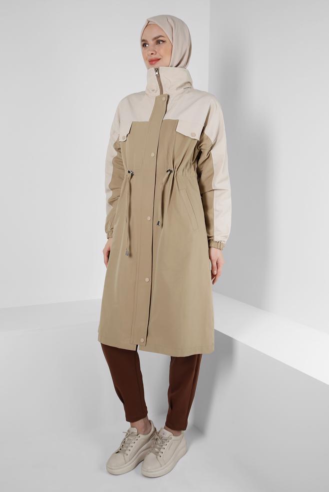 Tesettür giyim BEJ İKİ RENKLİ BELİ BÜZGÜLÜ TRENÇKOT 10764 - ALVİNA
