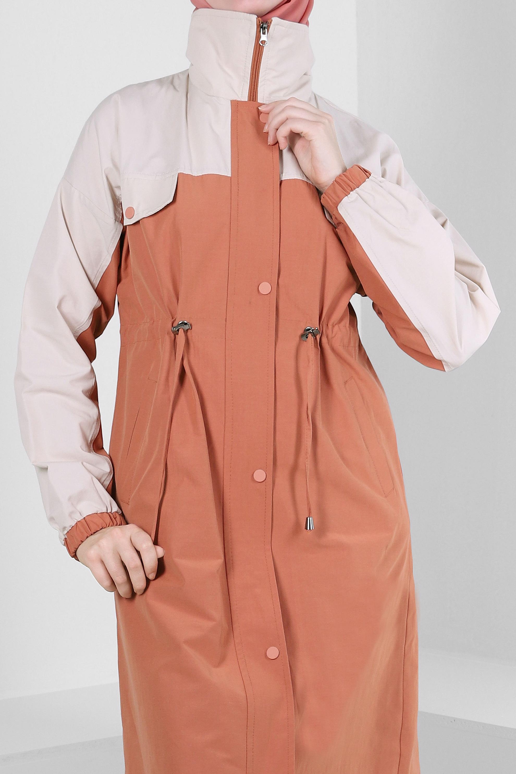 Tesettür giyim TURUNCU İKİ RENKLİ BELİ BÜZGÜLÜ TRENÇKOT 10764