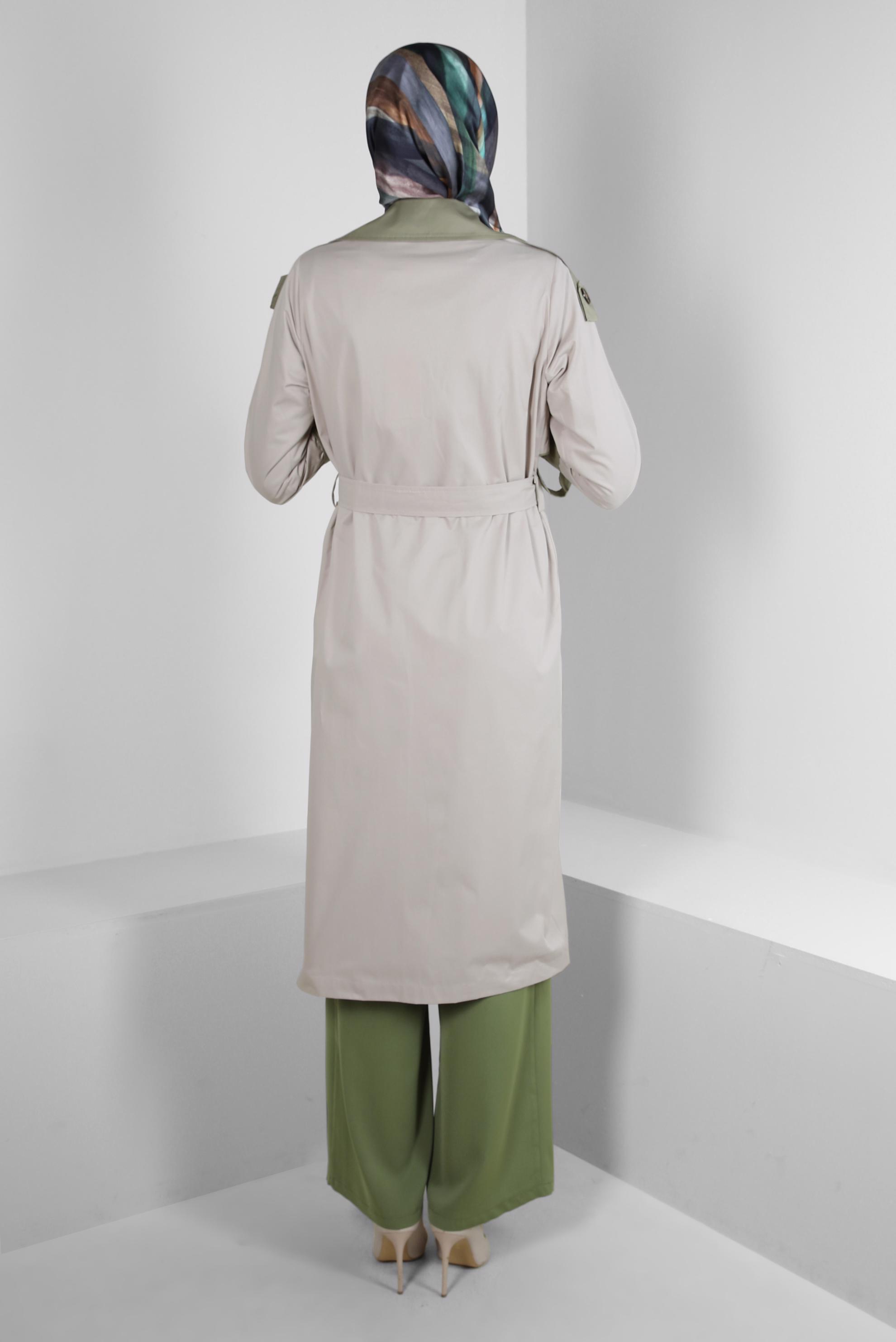 Tesettür giyim BEJ KEMERLİ DÜĞMELİ BANTLI TRENÇKOT 10765