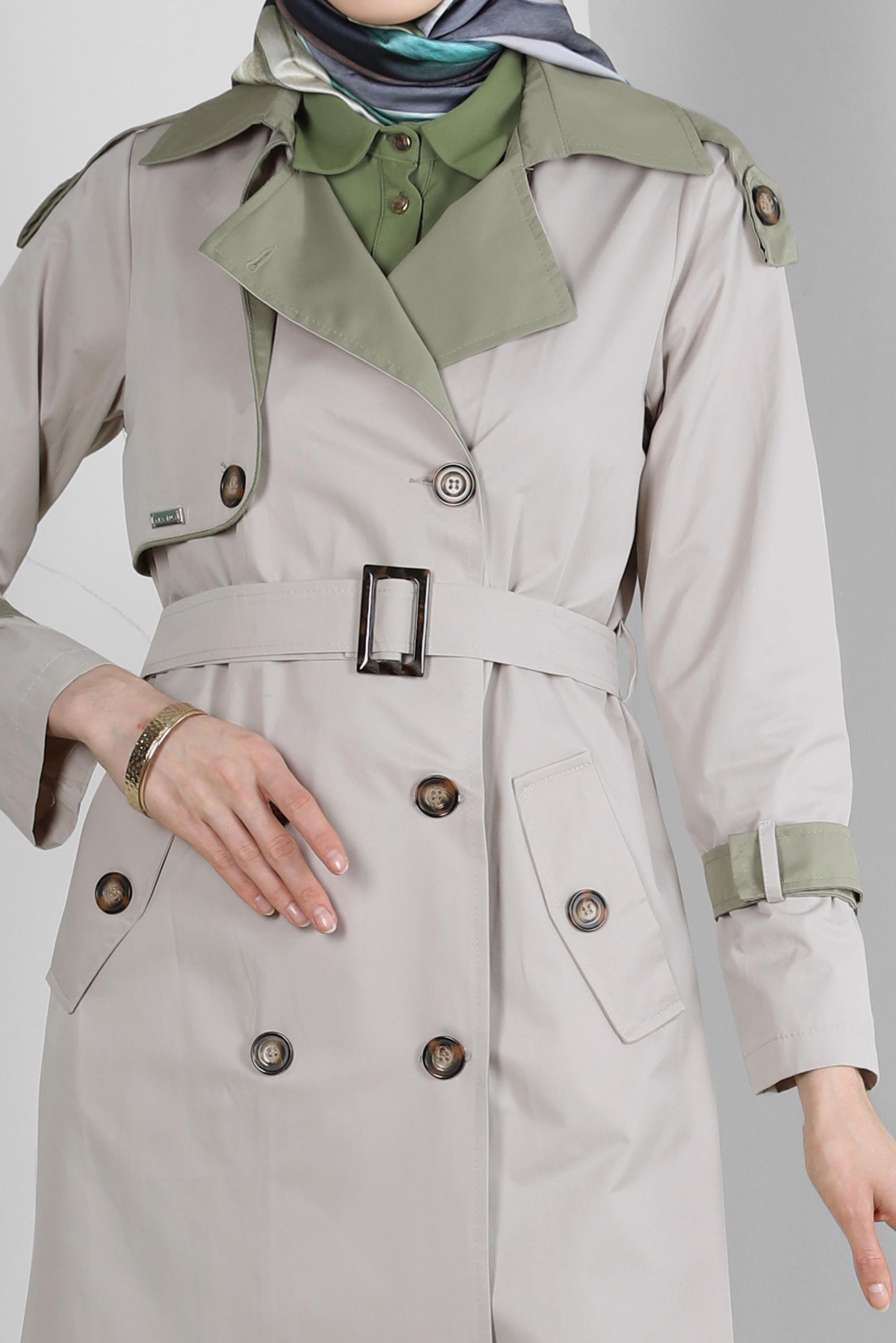 Tesettür giyim BEJ KEMERLİ DÜĞMELİ BANTLI TRENÇKOT 10765