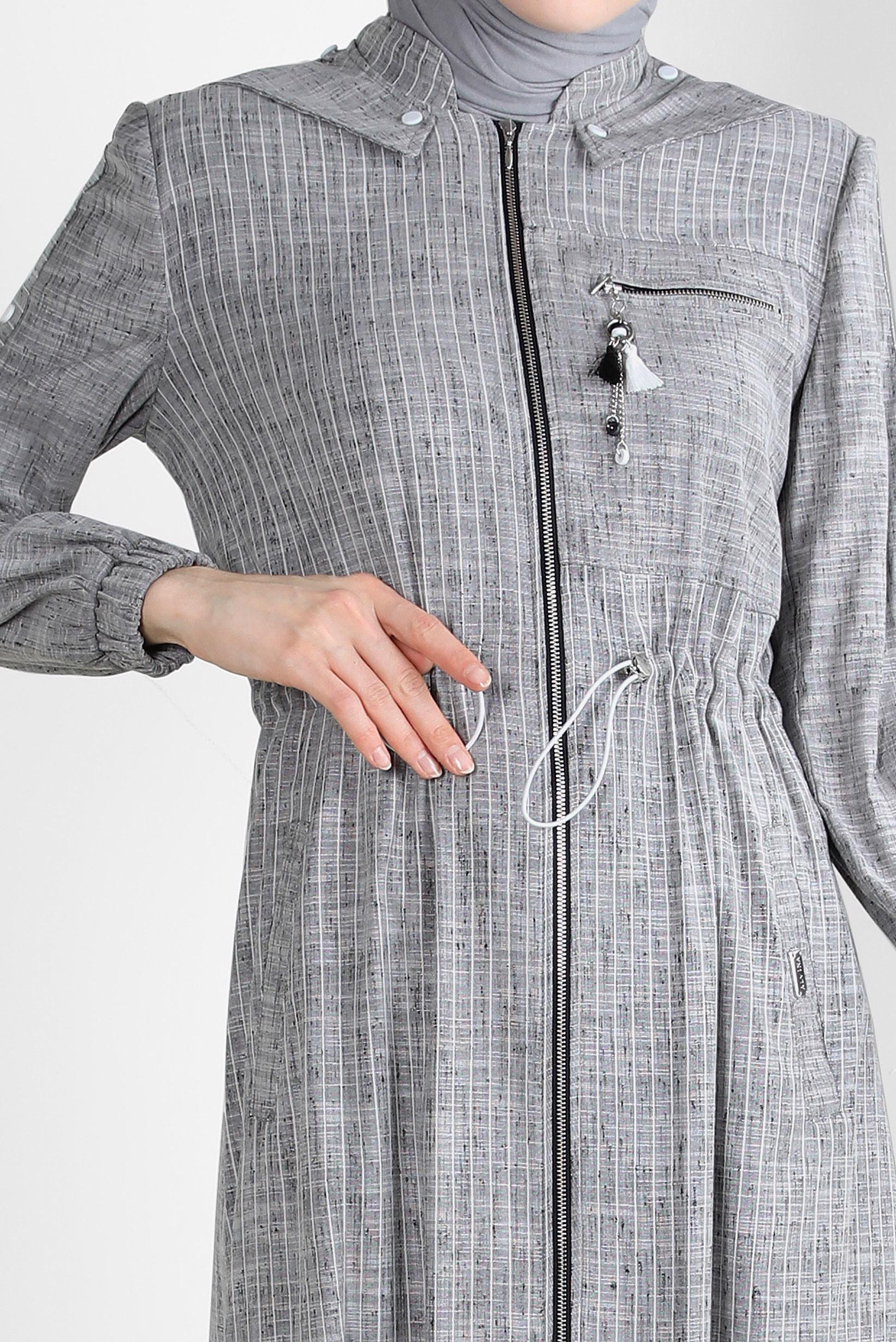 Tesettür giyim SİYAH ÇIKARILABİLİR KAPÜŞONLU ÇİZGİLİ TRENÇKOT 10767