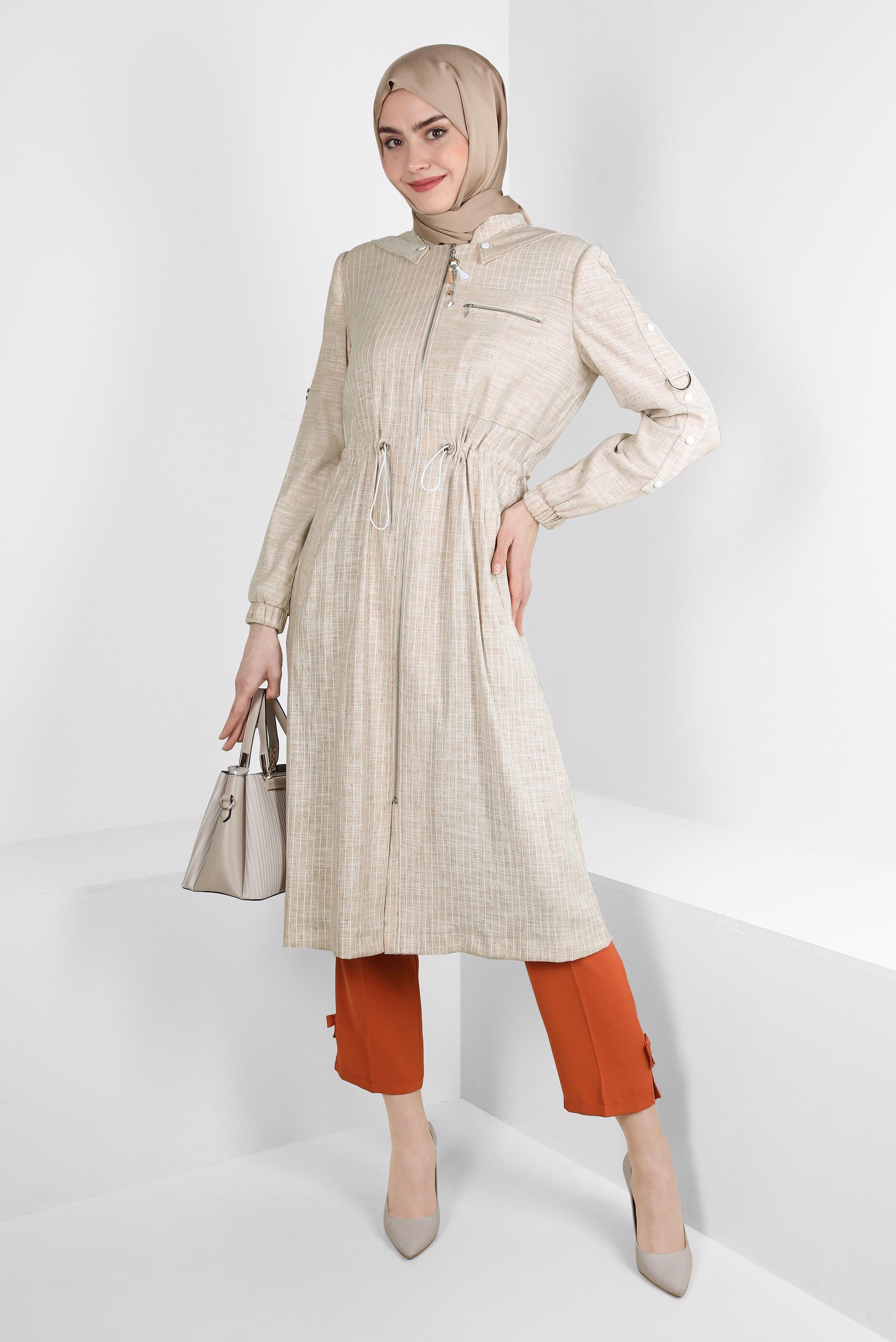Tesettür giyim BEJ ÇIKARILABİLİR KAPÜŞONLU ÇİZGİLİ TRENÇKOT 10767