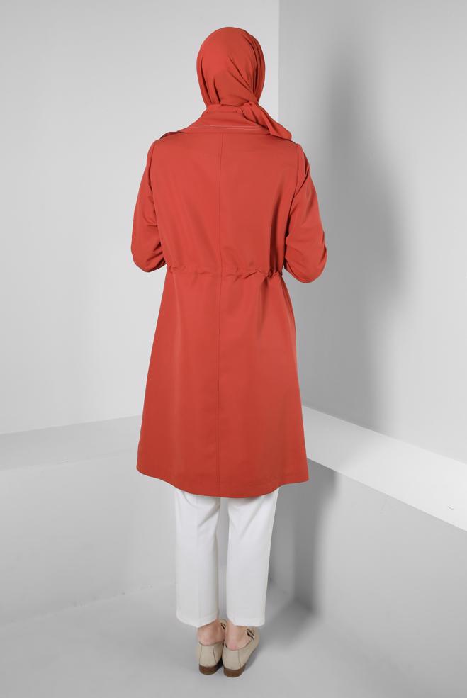 Tesettür giyim TURUNCU BANTLI BELİ BÜZGÜLÜ TRENÇKOT 10770 - ALVİNA