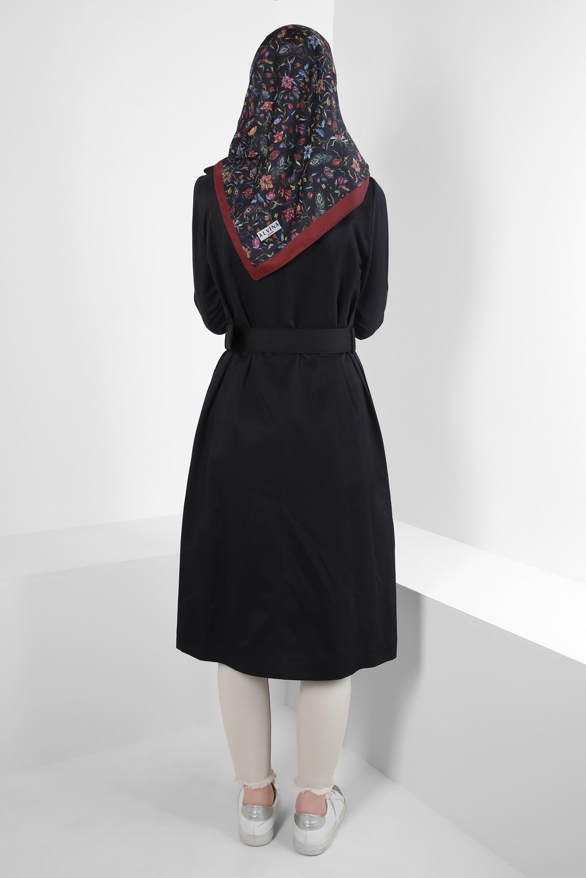 Tesettür giyim SİYAH MANŞETLERİ DESENLİ KEMERLİ TRENÇKOT 10771