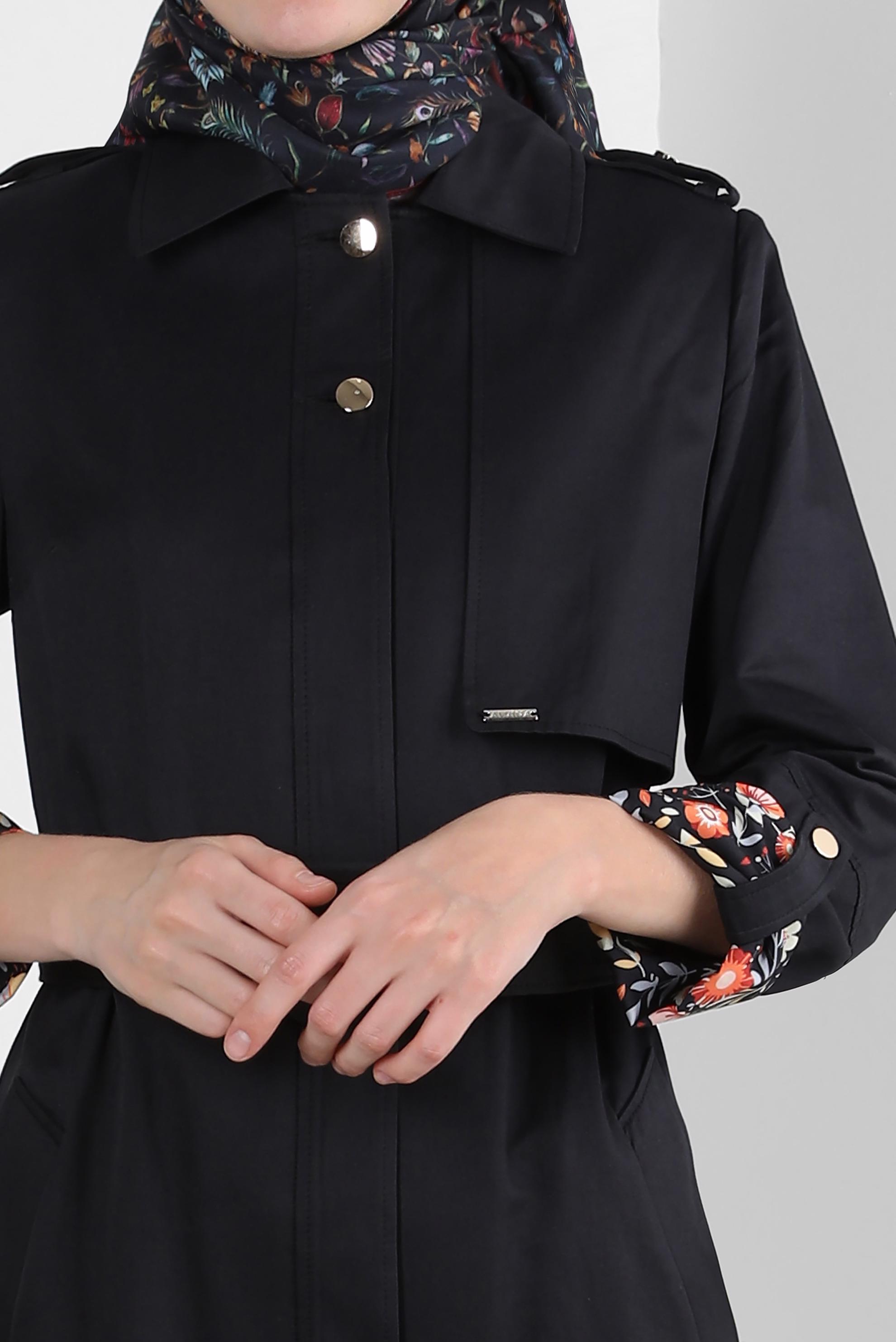 Tesettür giyim SİYAH MANŞETLERİ DESENLİ KEMERLİ TRENÇKOT 10771