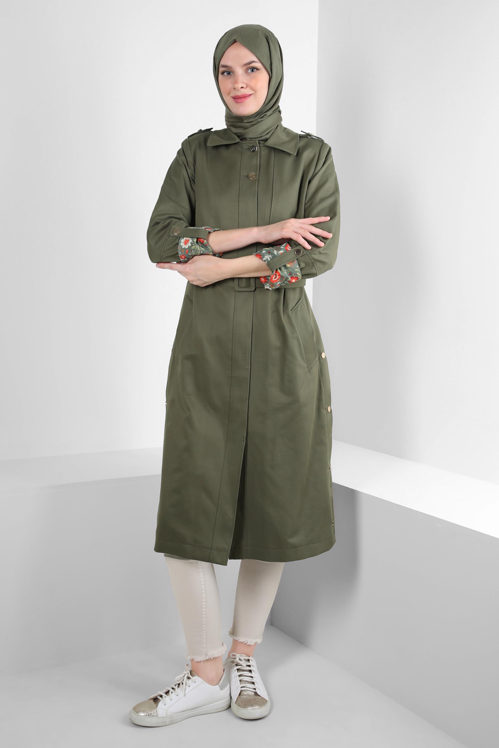 Tesettür giyim YEŞİL MANŞETLERİ DESENLİ KEMERLİ TRENÇKOT 10771