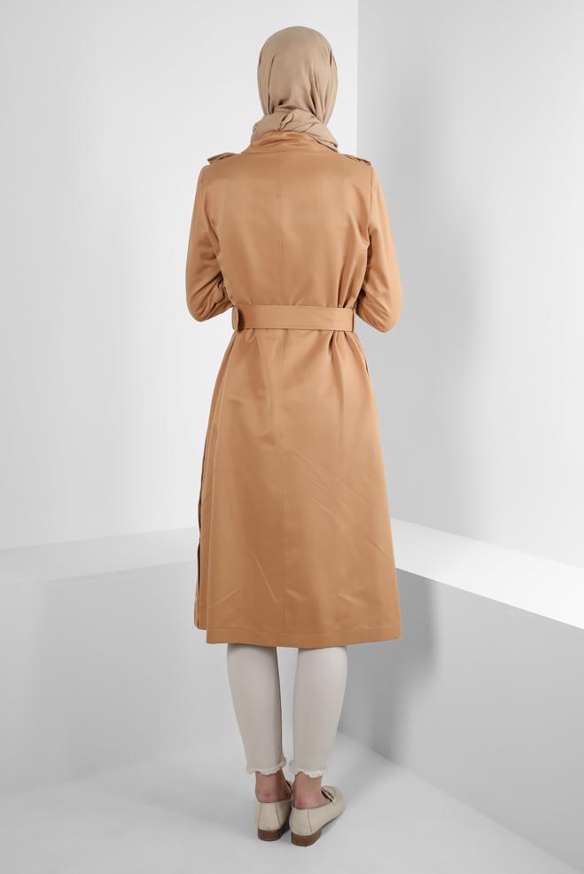 Tesettür giyim KAHVE MANŞETLERİ DESENLİ KEMERLİ TRENÇKOT 10771 - ALVİNA