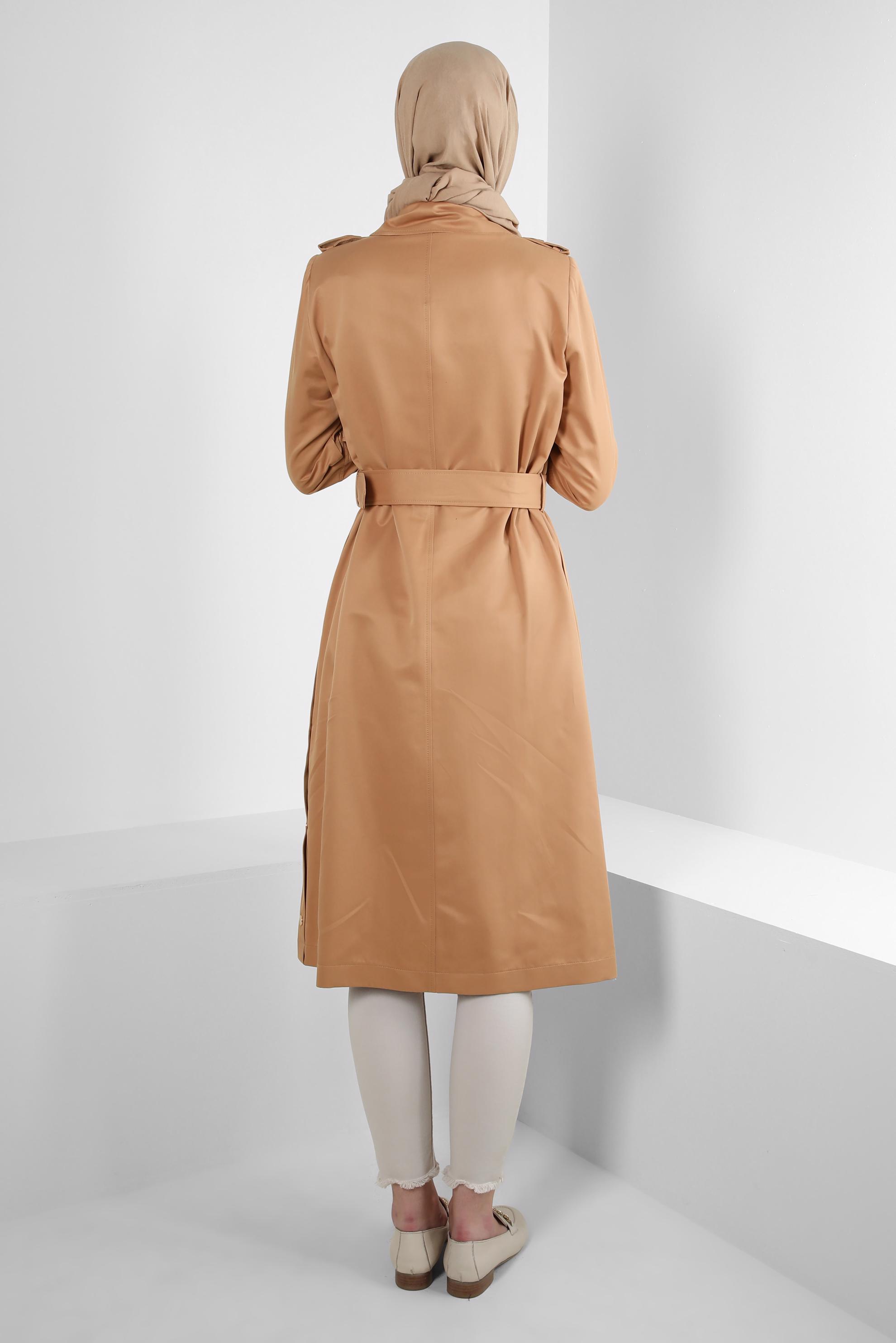 Tesettür giyim KAHVE MANŞETLERİ DESENLİ KEMERLİ TRENÇKOT 10771