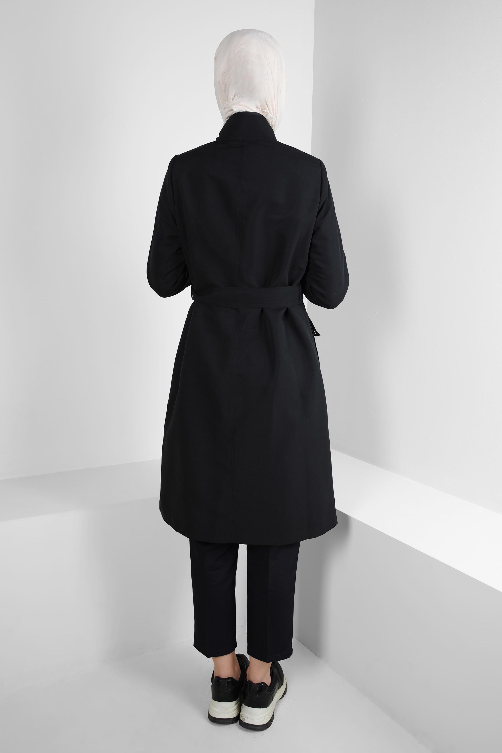 Tesettür giyim SİYAH KEMERLİ YAKASI BÜZGÜLÜ BANTLI TRENÇKOT 10772	