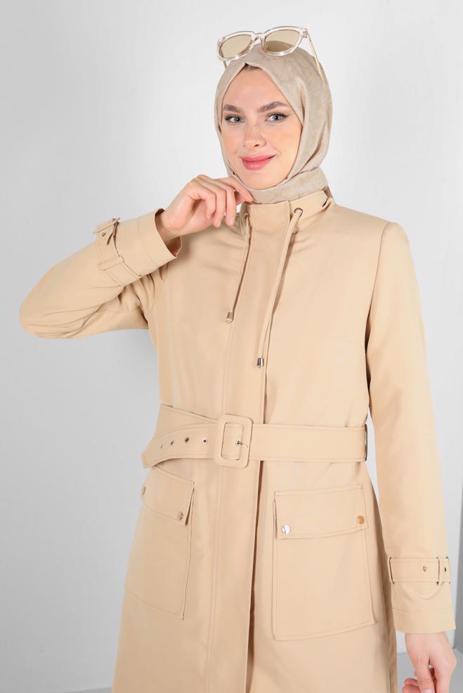 Tesettür giyim KAHVE KEMERLİ YAKASI BÜZGÜLÜ BANTLI TRENÇKOT 10772	 - ALVİNA