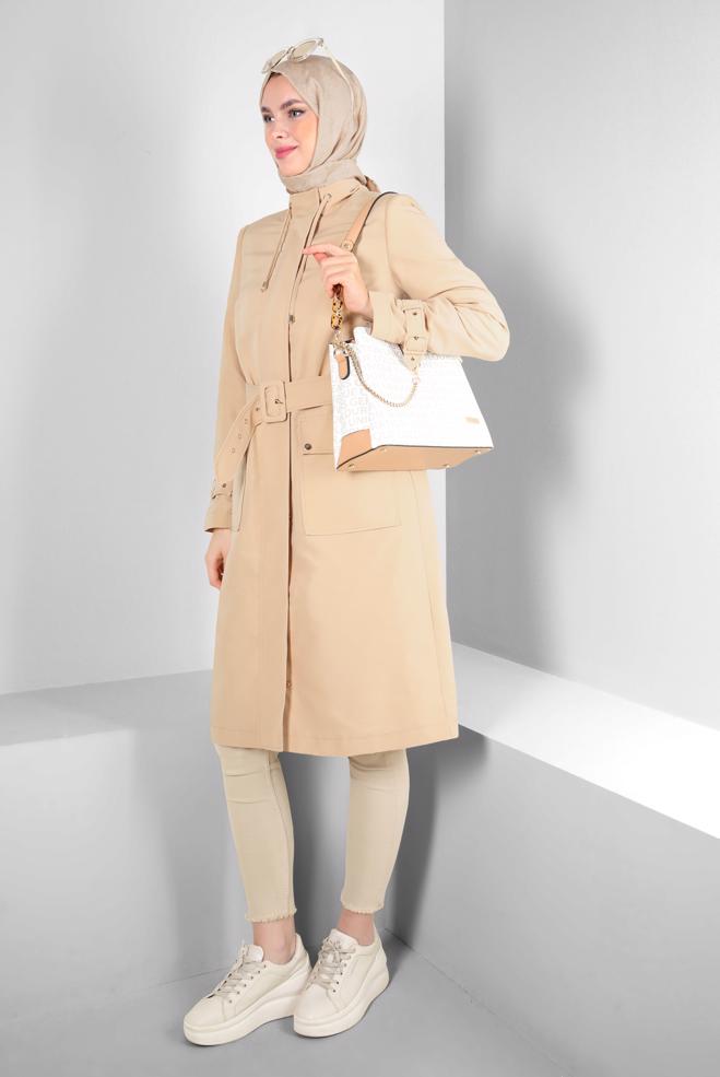 Tesettür giyim KAHVE KEMERLİ YAKASI BÜZGÜLÜ BANTLI TRENÇKOT 10772	 - ALVİNA