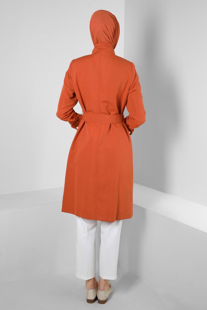 Tesettür giyim TURUNCU KEMERLİ YAKASI BÜZGÜLÜ BANTLI TRENÇKOT 10772	 - ALVİNA