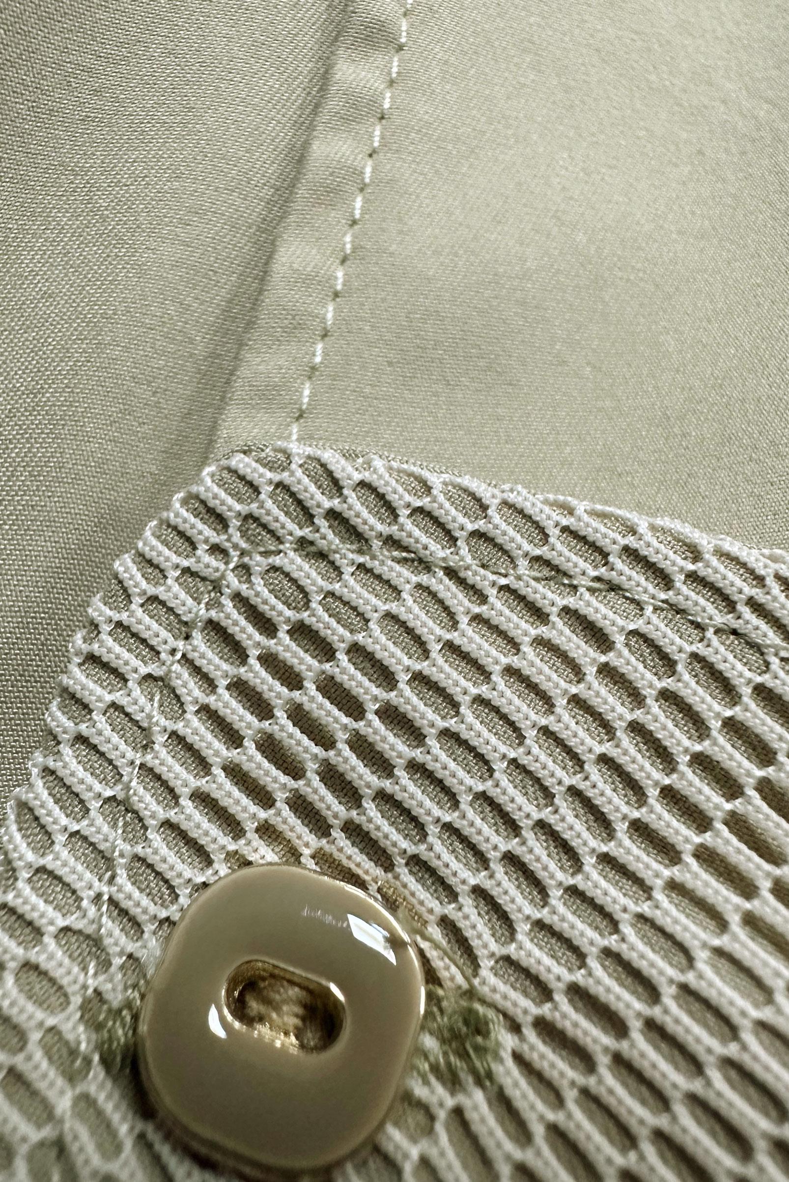 Tesettür giyim BEJ KAPÜŞONLU FERMUARLI TRENÇKOT 10774