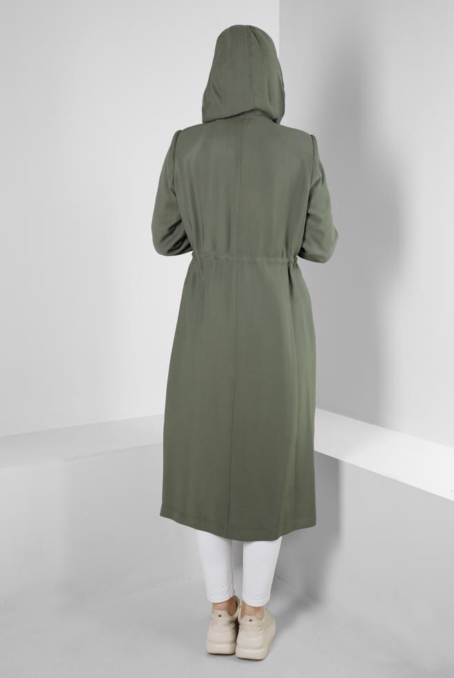 Tesettür giyim HAKİ KAPÜŞONLU BELİ BÜZGÜLÜ TRENÇKOT 10780 - ALVİNA