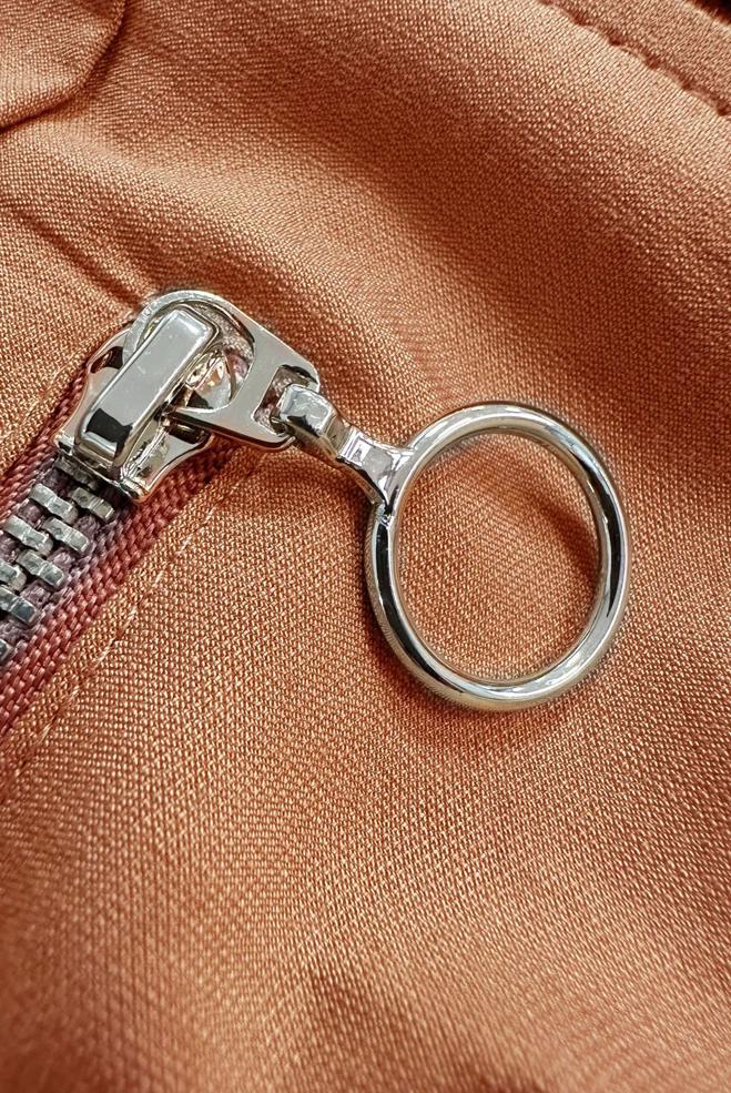 Tesettür giyim KAHVE KAPÜŞONLU BELİ BÜZGÜLÜ TRENÇKOT 10780 - ALVİNA