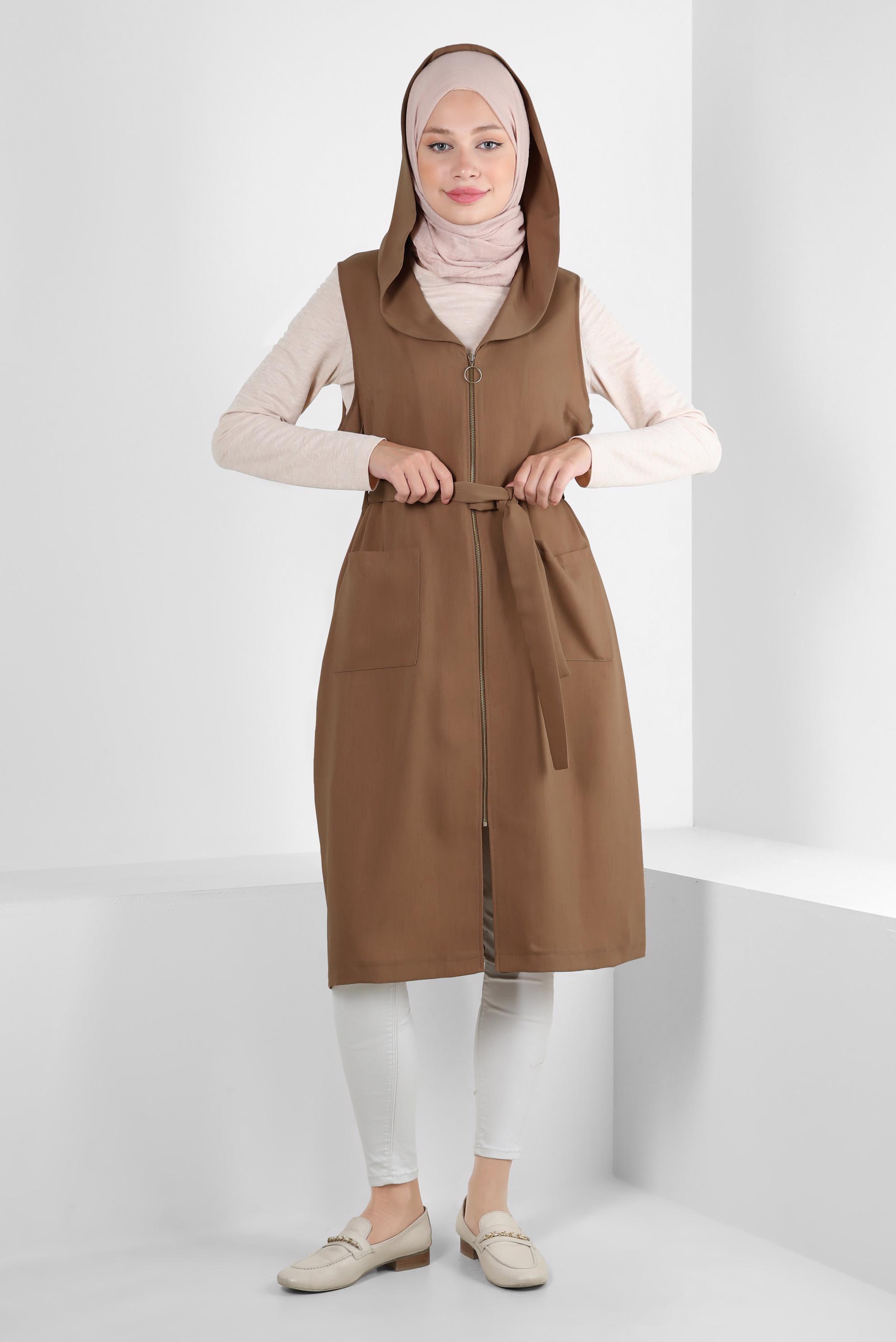 Tesettür giyim KAHVE KAPÜŞONLU FERMUARLI CEPLİ YELEK 43872